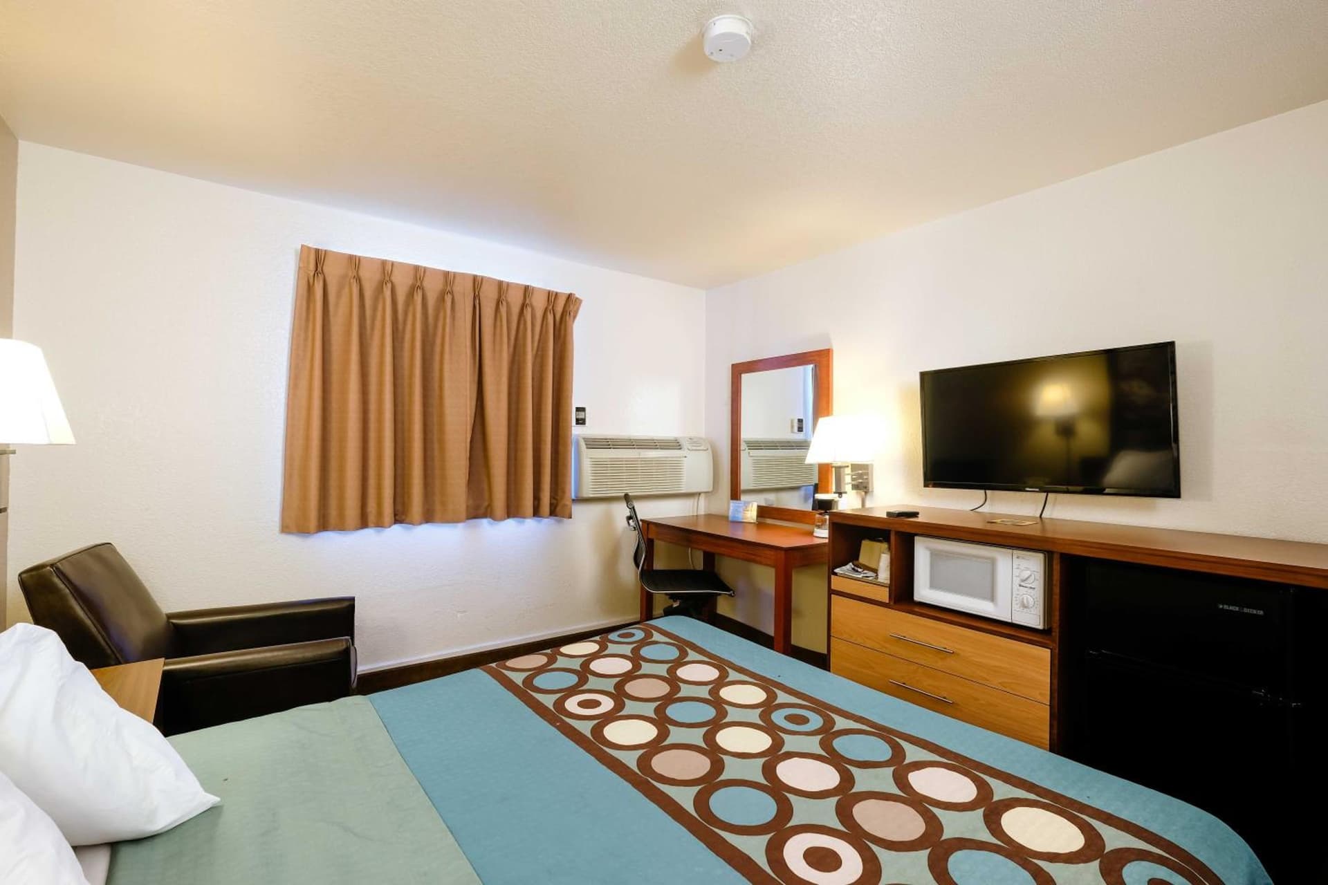 Super 8 by Wyndham Las Cruces/White Sands Area gallery photo in Las Cruces, NM — image 4