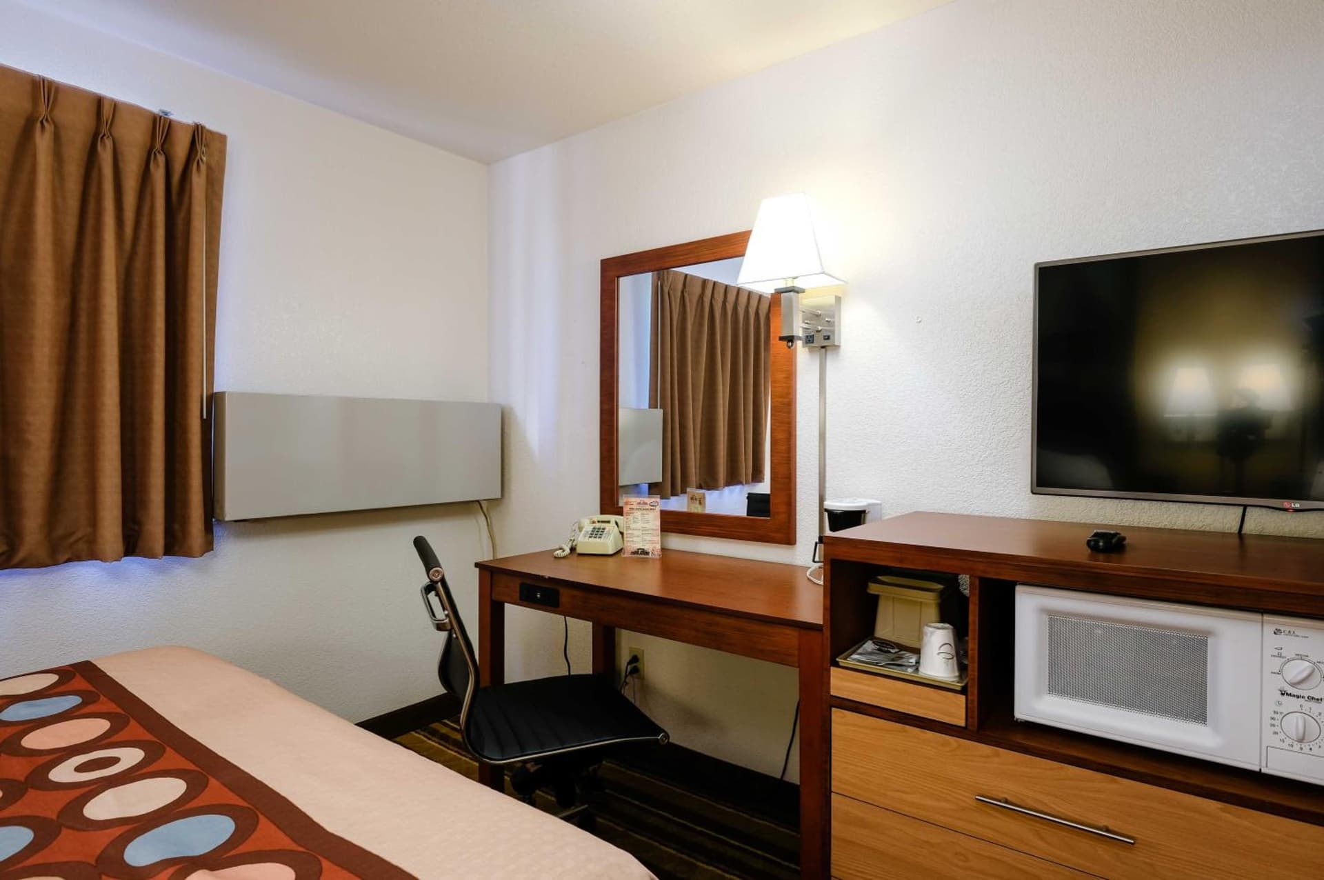 Super 8 by Wyndham Las Cruces/White Sands Area interior in Las Cruces, NM — gallery photo 2