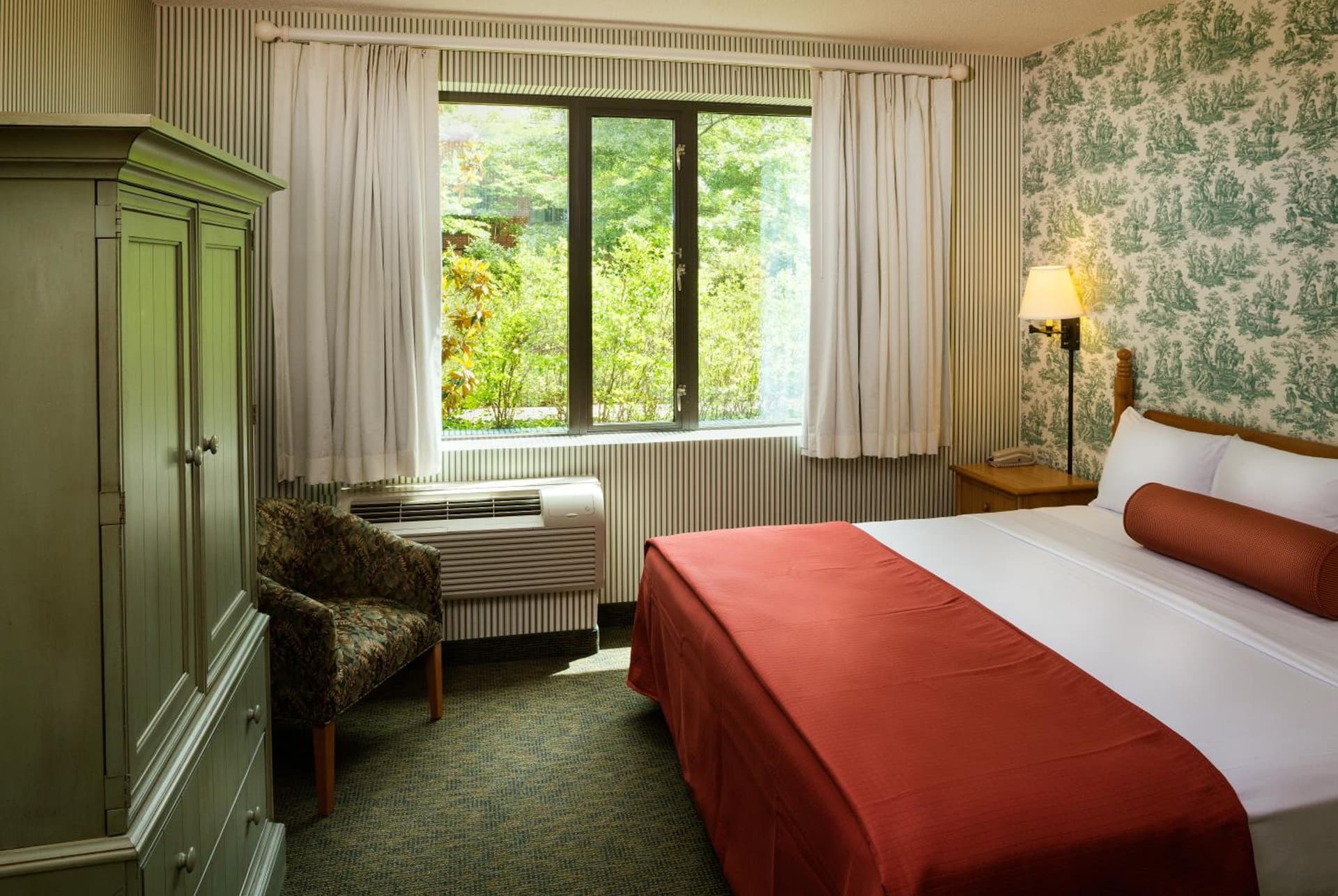 Williamsburg Woodlands Hotel & Suites, an official Colonial Williamsburg Hotel gallery photo in Williamsburg, VA — image 10