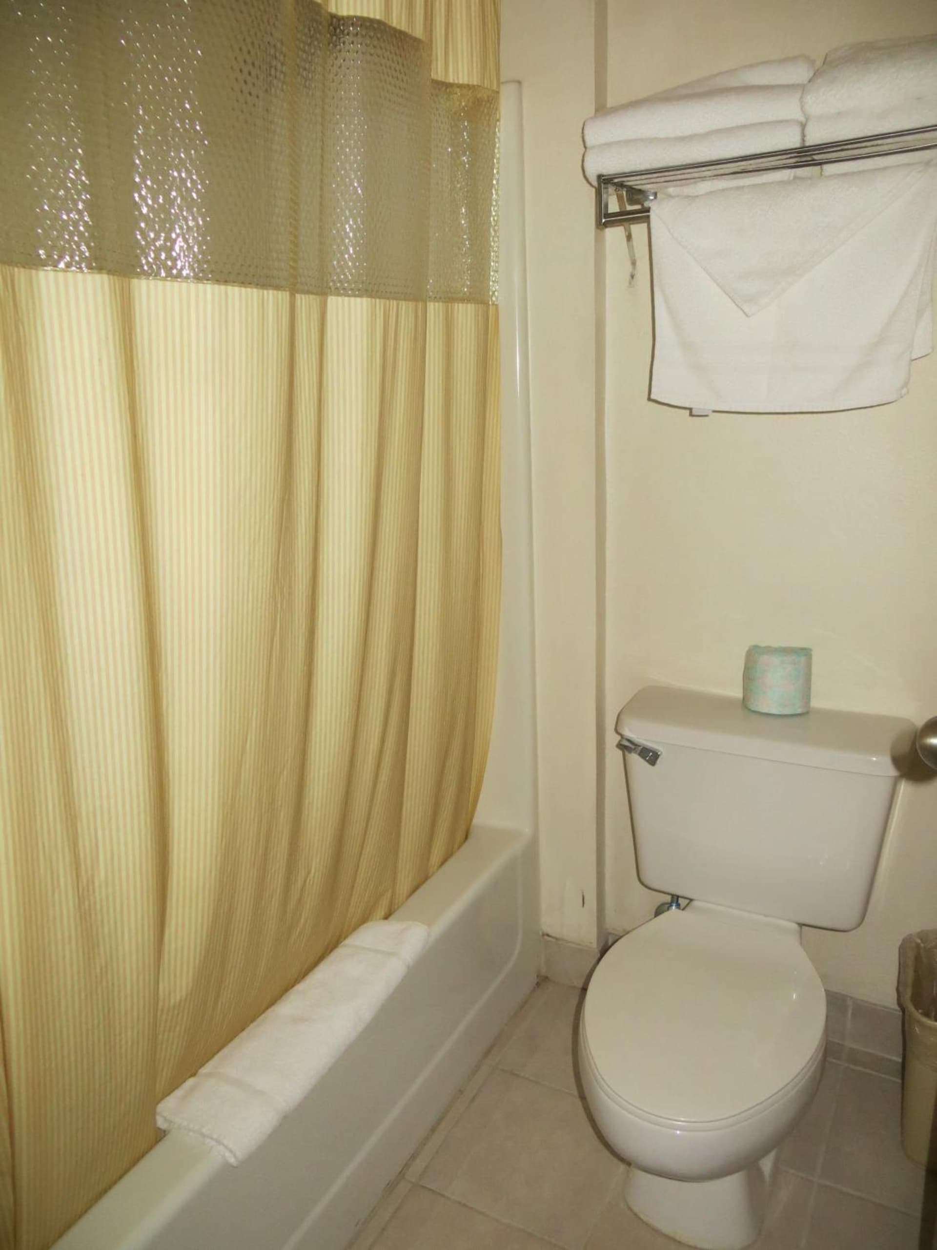 Travelodge by Wyndham Longmont gallery photo in Longmont, CO — image 22