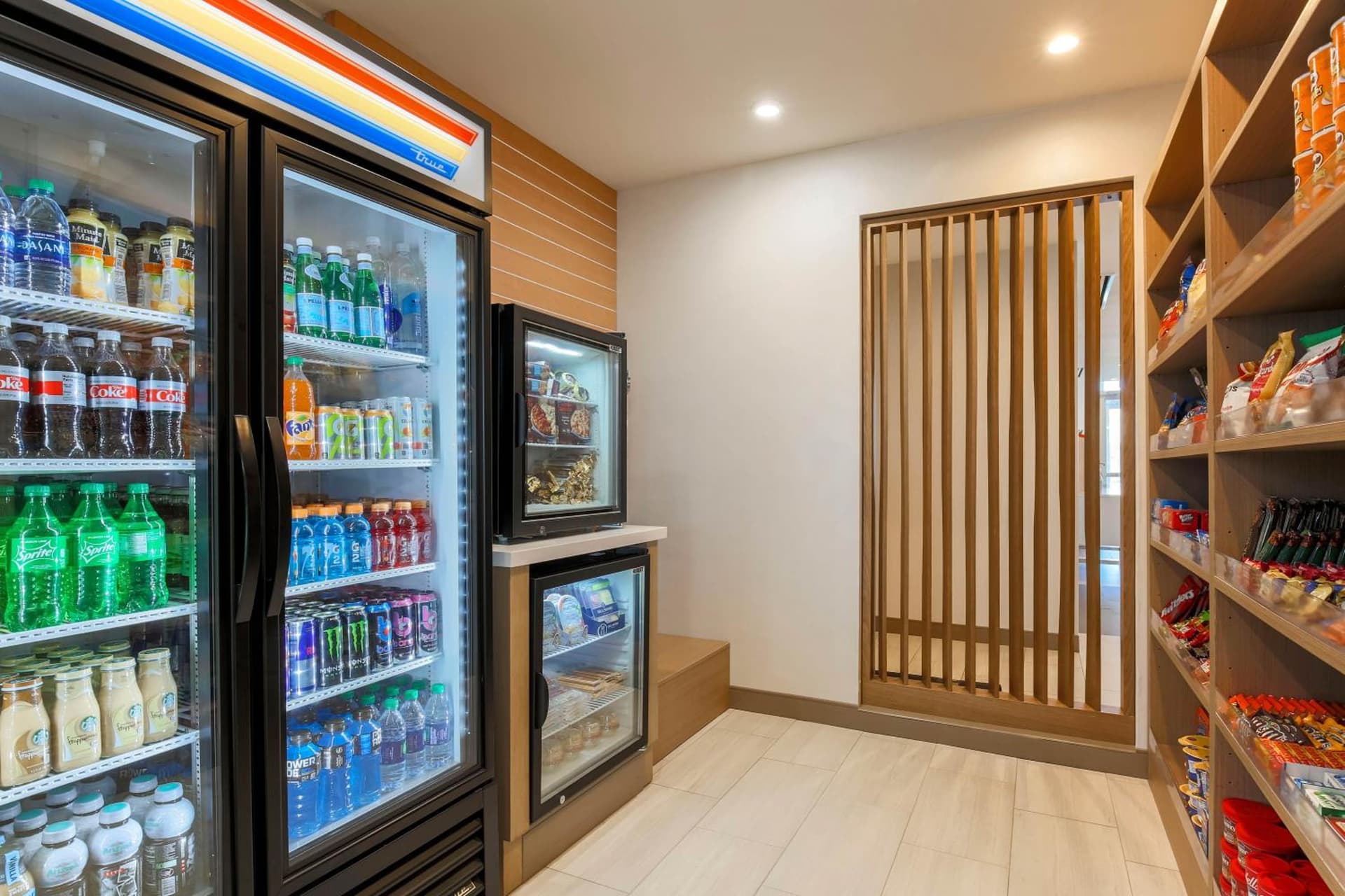 Holiday Inn Express & Suites Chicago O'Hare Airport by IHG gallery photo in Des Plaines, IL — image 37