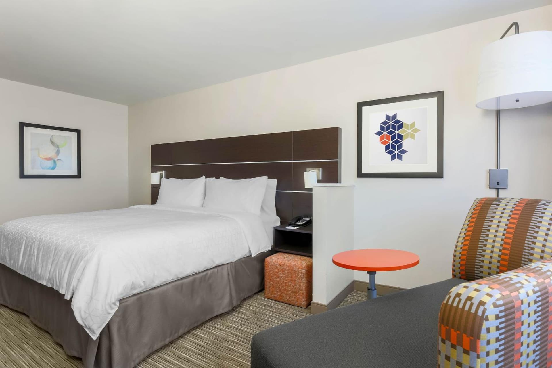 Holiday Inn Express & Suites Chicago O'Hare Airport by IHG gallery photo in Des Plaines, IL — image 36