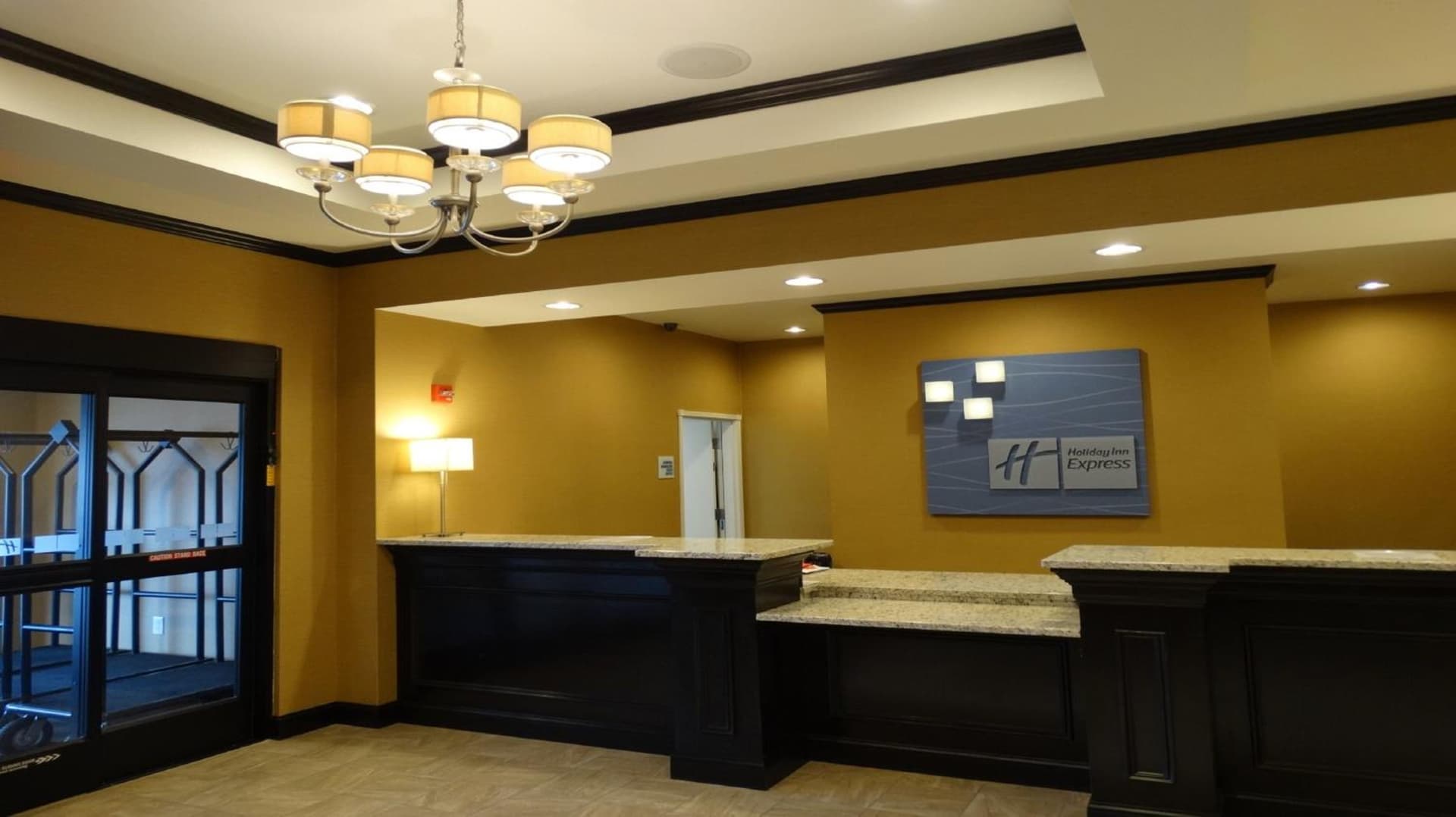Holiday Inn Express and Suites Montgomery by IHG interior in Montgomery — gallery photo 2