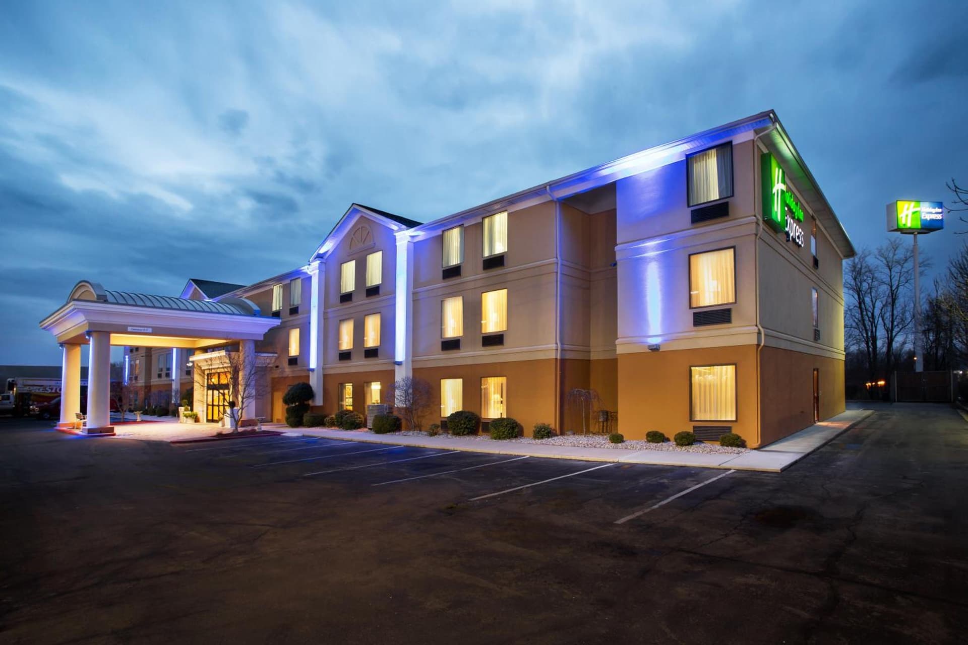 Holiday Inn Express Lexington Southwest Nicholasville by IHG featured exterior or lobby in Nicholasville, KY — similar hotel