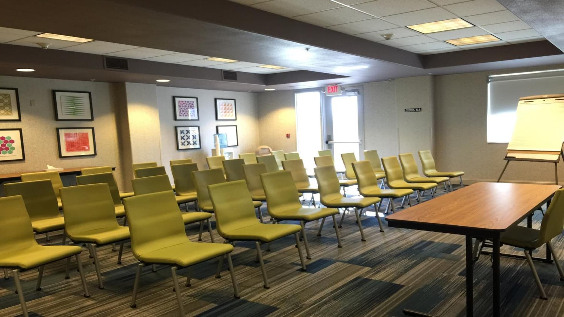 Holiday Inn Express Woodland by IHG property views in Woodland, CA — gallery photo 3