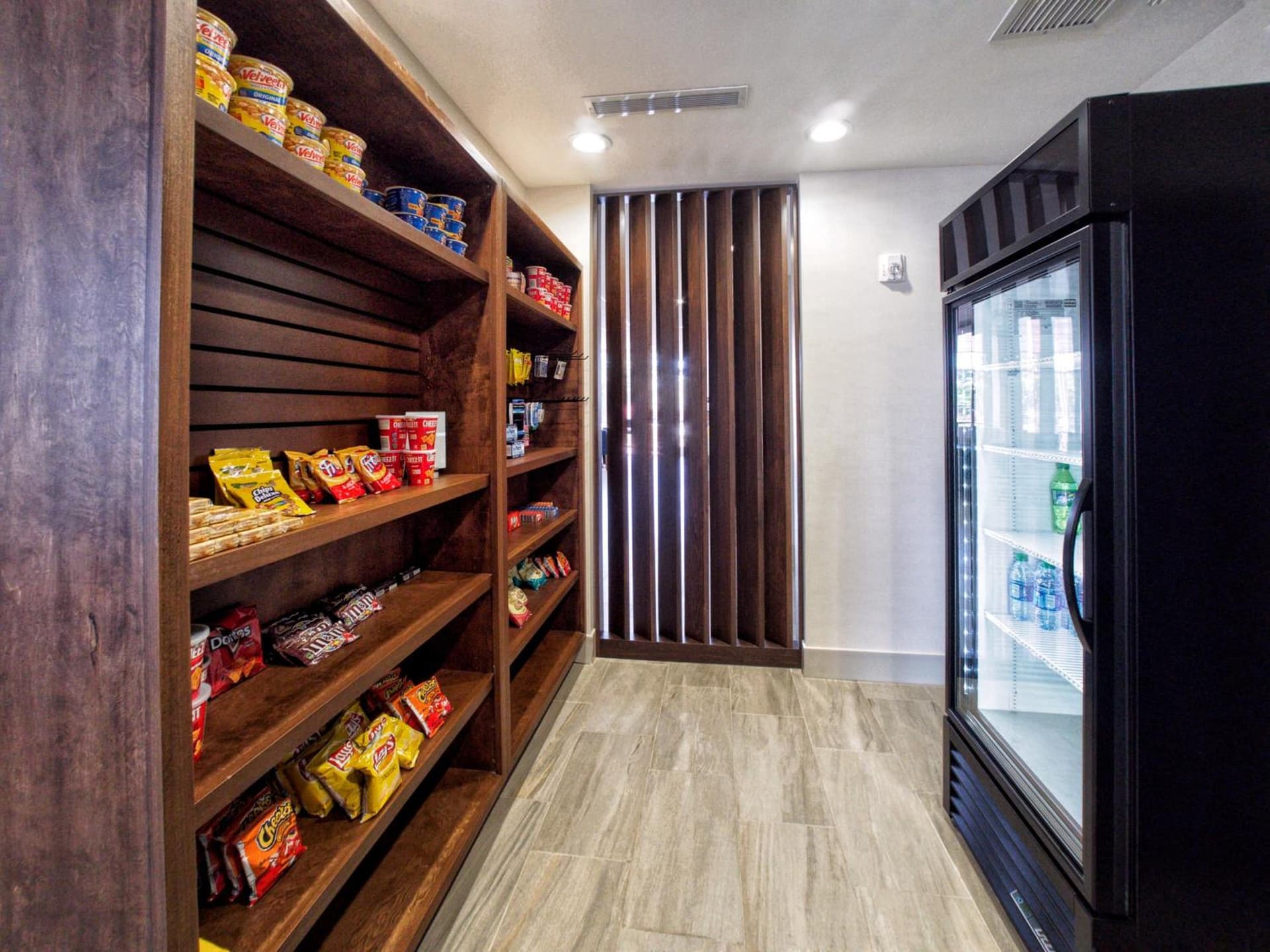 Holiday Inn Express & Suites Moore by IHG gallery photo in Moore, OK — image 7