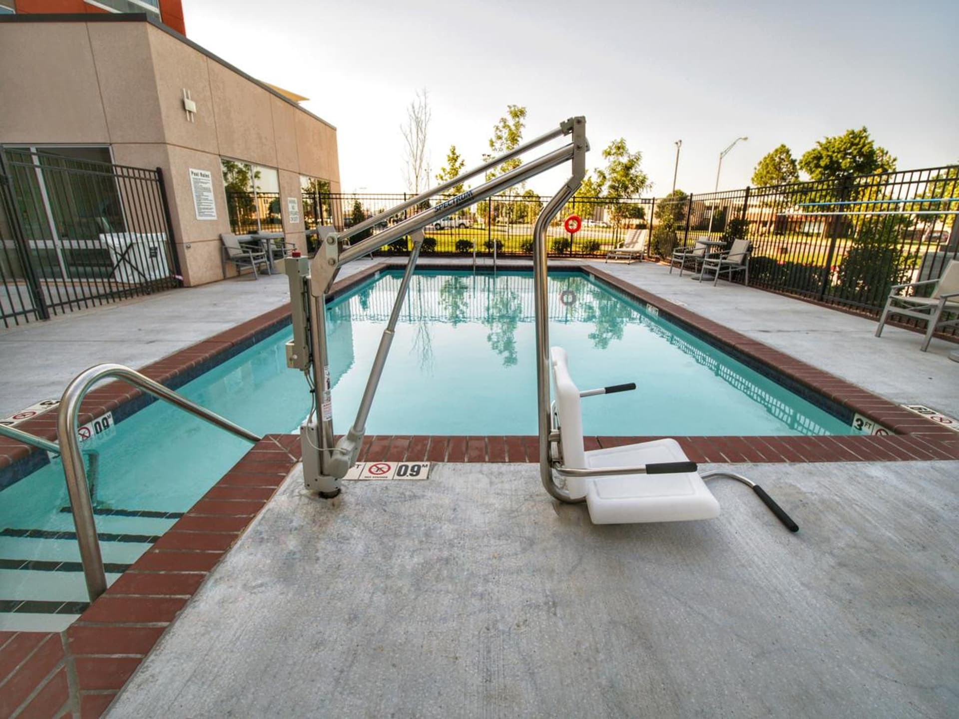 Holiday Inn Express & Suites Moore by IHG gallery photo in Moore, OK — image 70