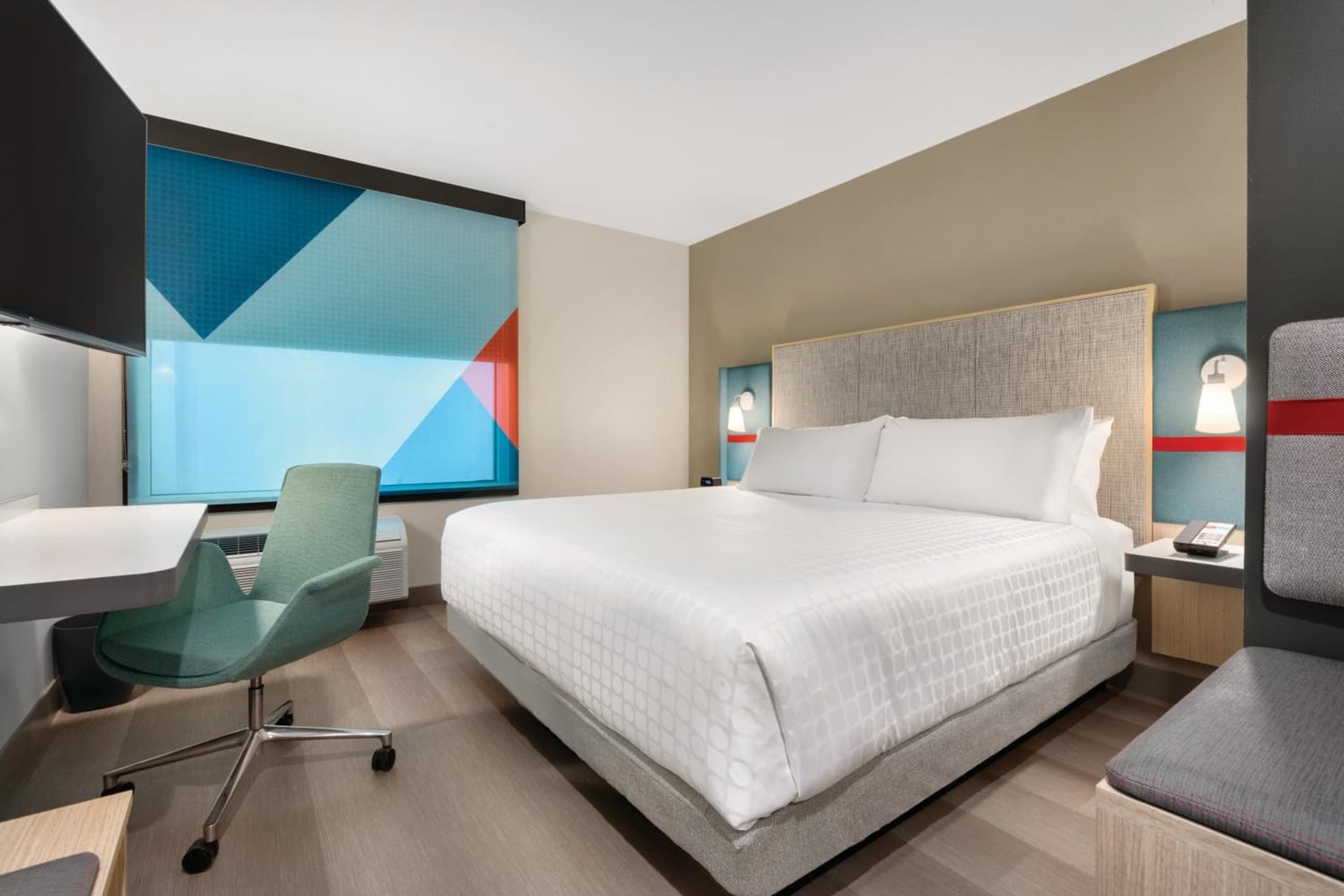avid hotel Oklahoma City - Quail Springs by IHG property views in Oklahoma City, OK — gallery photo 3