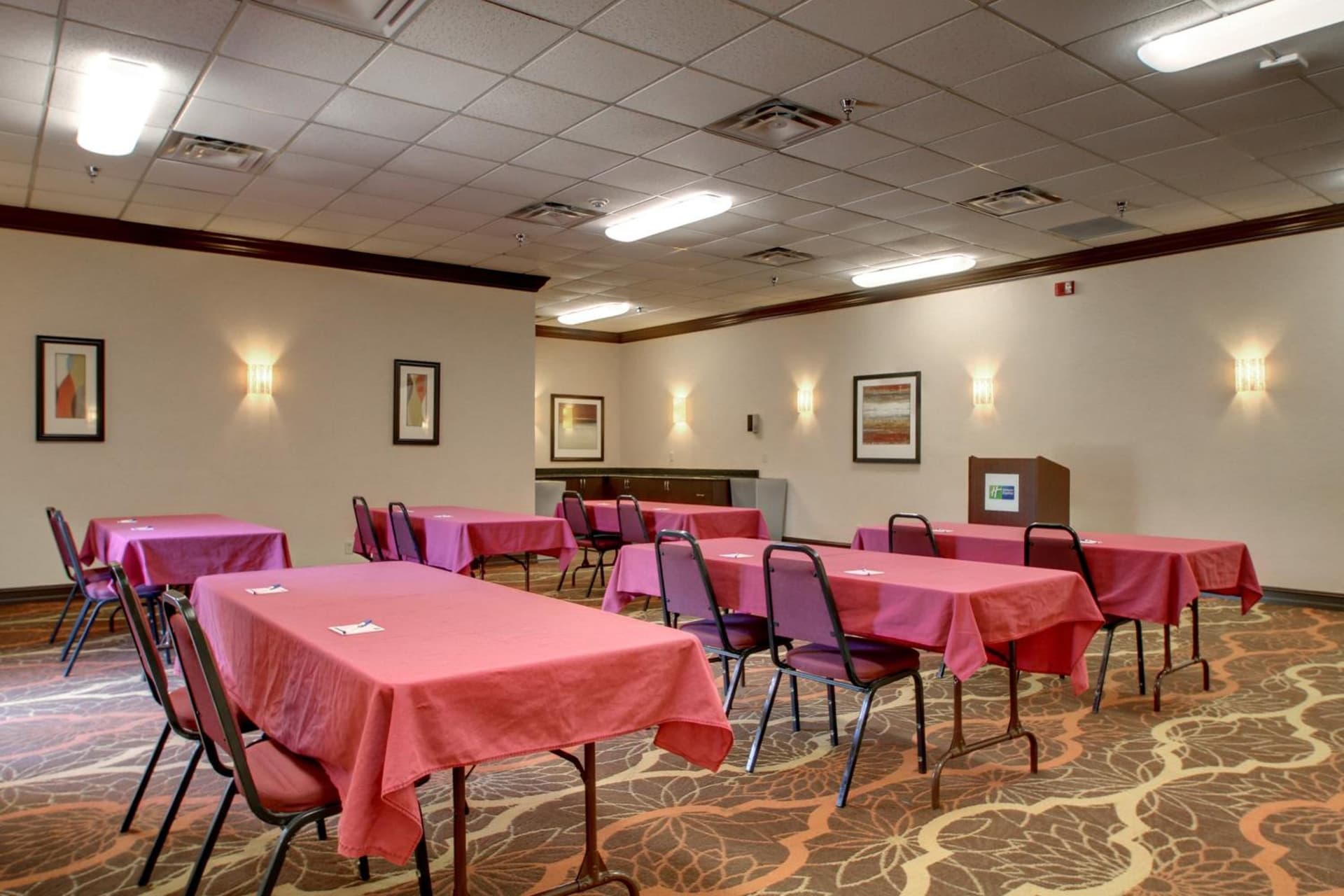 Holiday Inn Express Hotel Fort Campbell-Oak Grove by IHG gallery photo in Oak Grove, KY — image 13