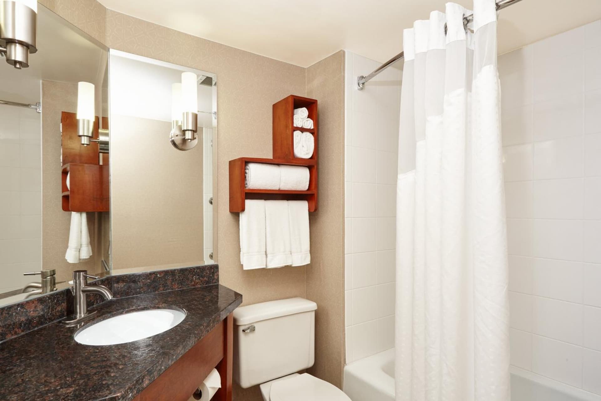 Holiday Inn Express Hotels- Hampton by IHG gallery photo in Hampton, VA — image 29