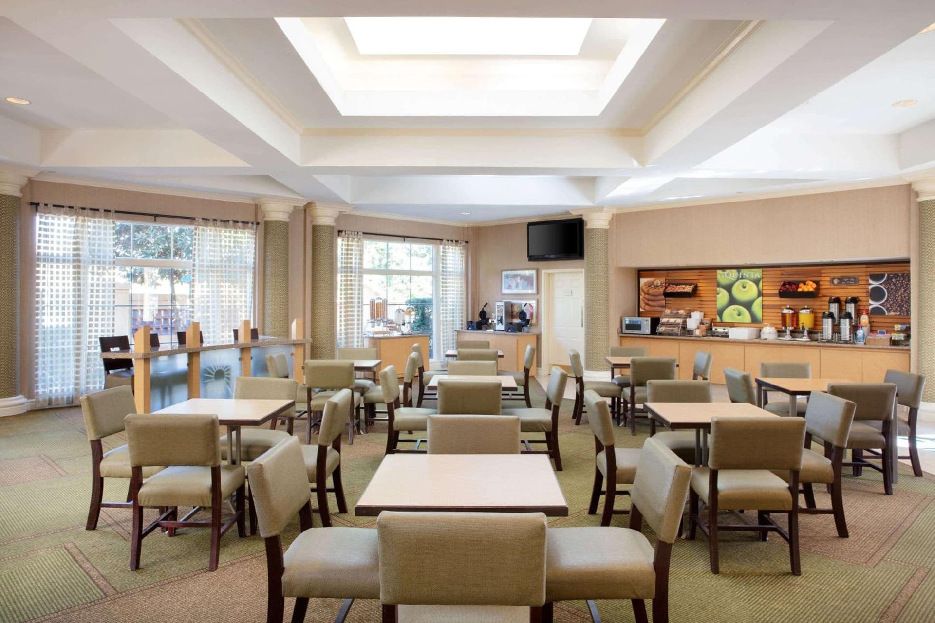 La Quinta Inn and Suites by Wyndham, Ocala gallery photo in Ocala, FL — image 23
