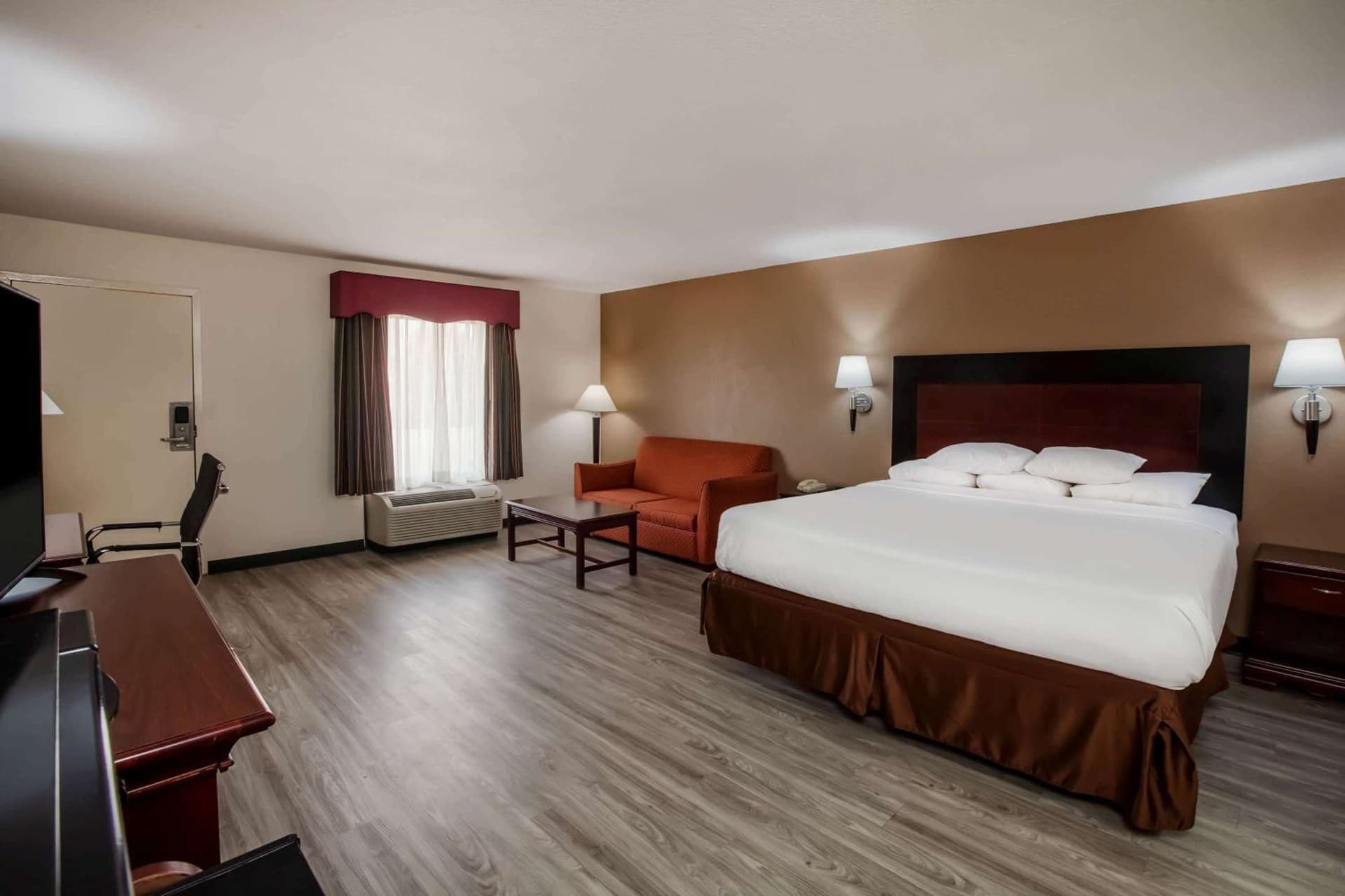 Days Inn & Suites by Wyndham Tyler gallery photo in Tyler, TX — image 27
