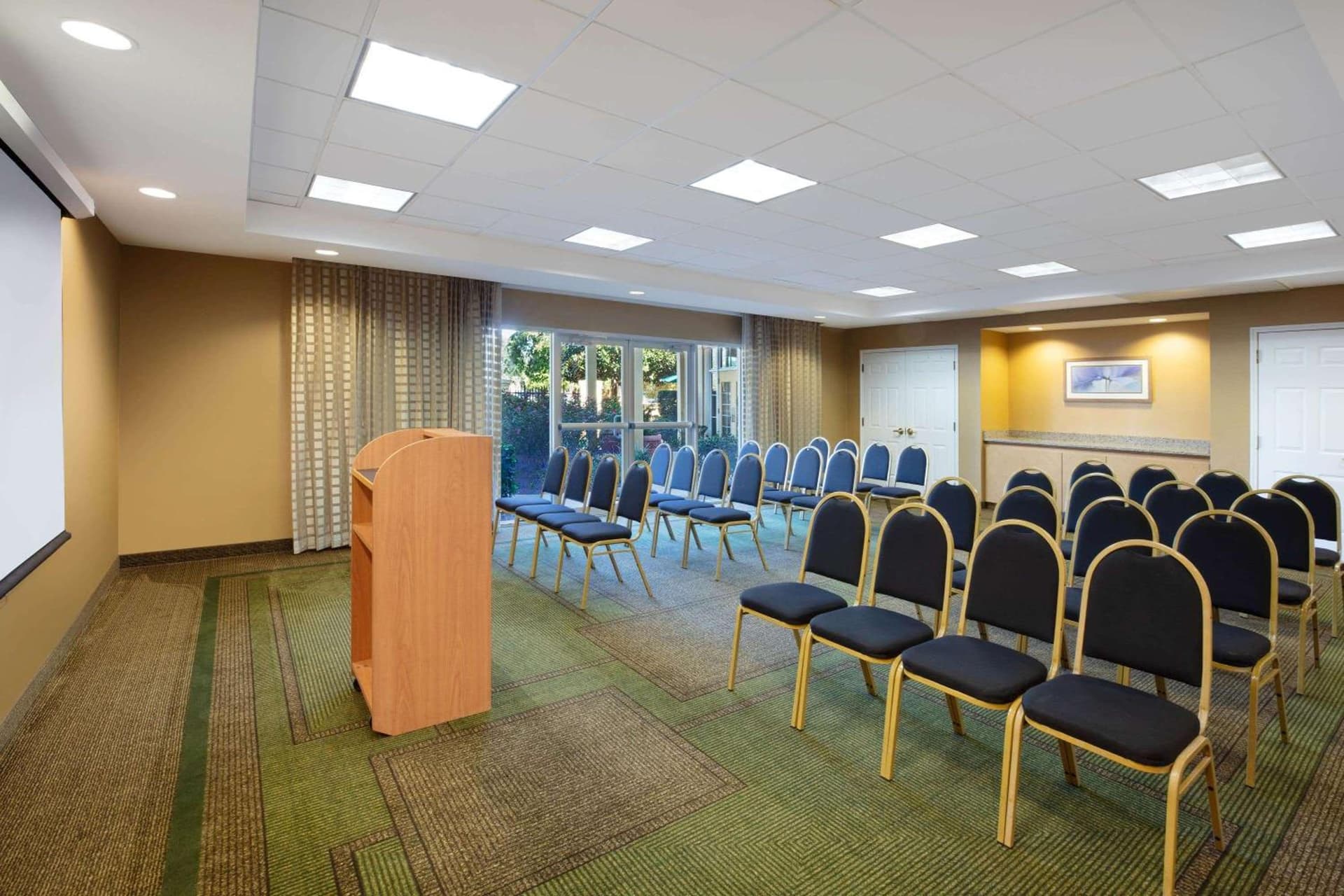 La Quinta Inn and Suites by Wyndham, Ocala gallery photo in Ocala, FL — image 15