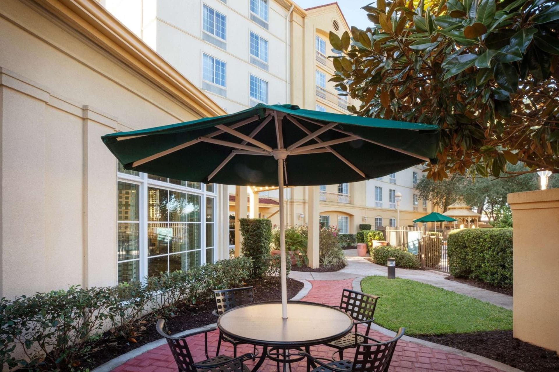 La Quinta Inn and Suites by Wyndham, Ocala gallery photo in Ocala, FL — image 6