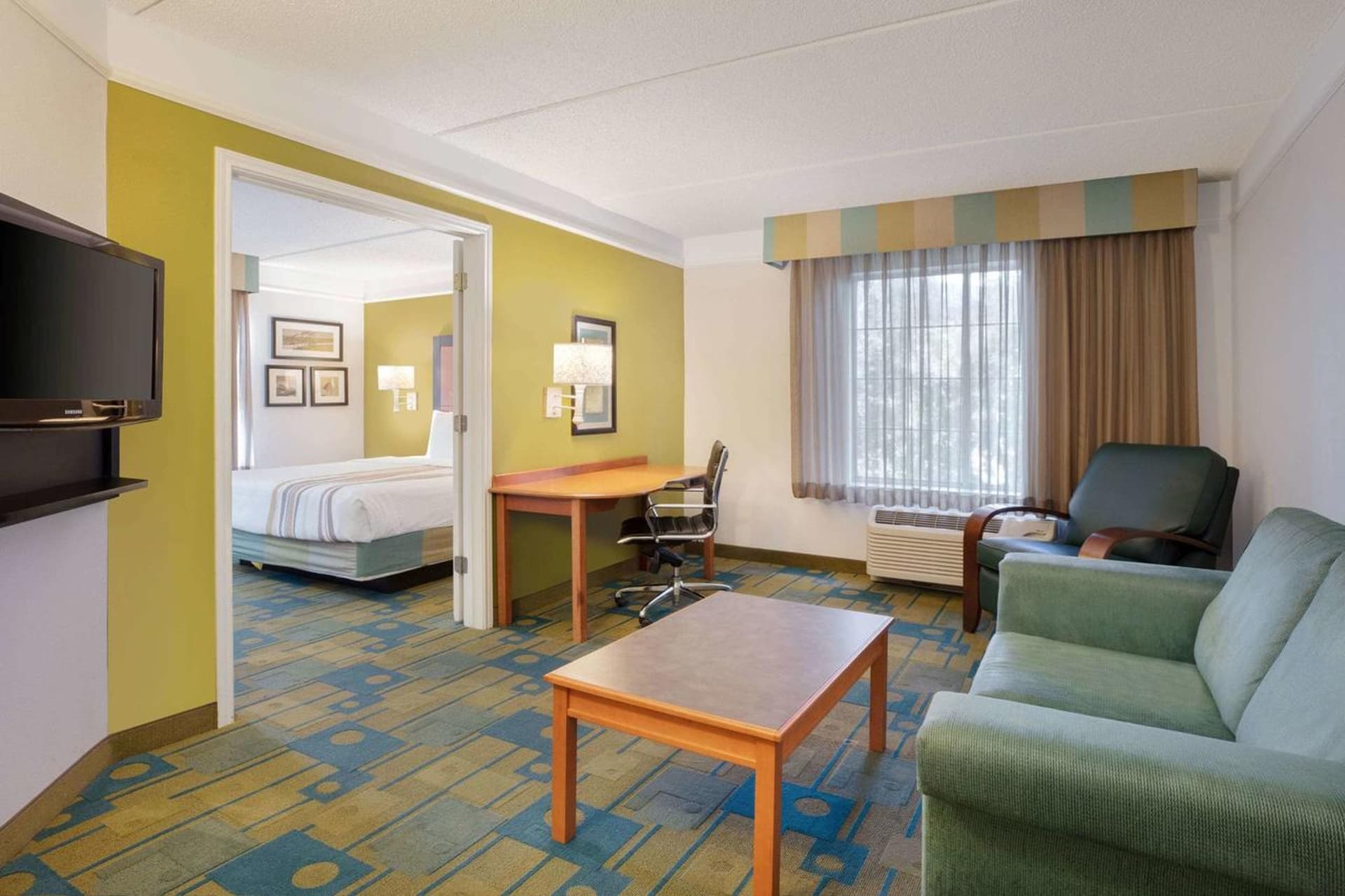La Quinta Inn and Suites by Wyndham, Ocala gallery photo in Ocala, FL — image 17