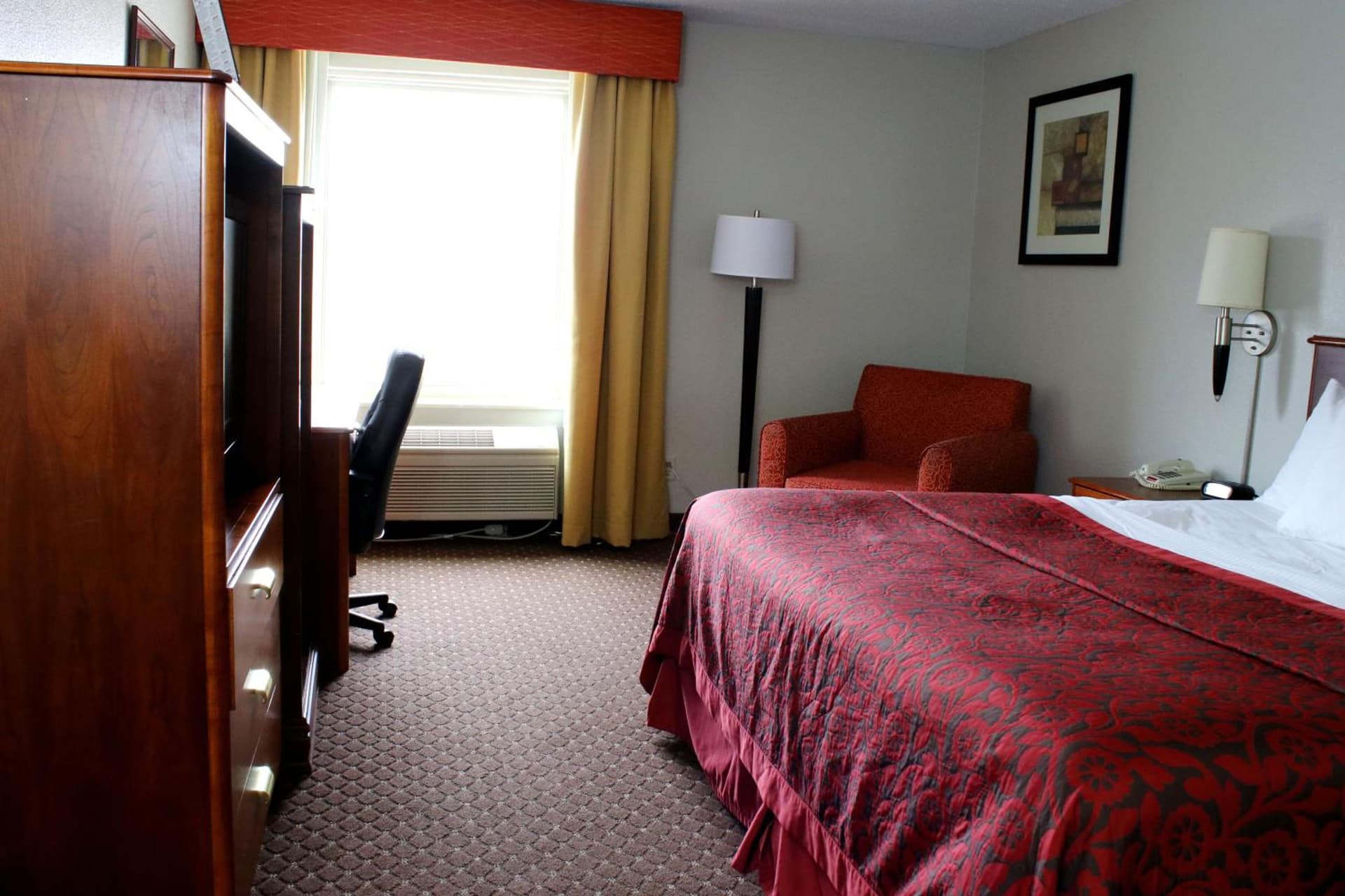 Days Inn & Suites by Wyndham Bloomington/Normal IL gallery photo in Bloomington, IL — image 25