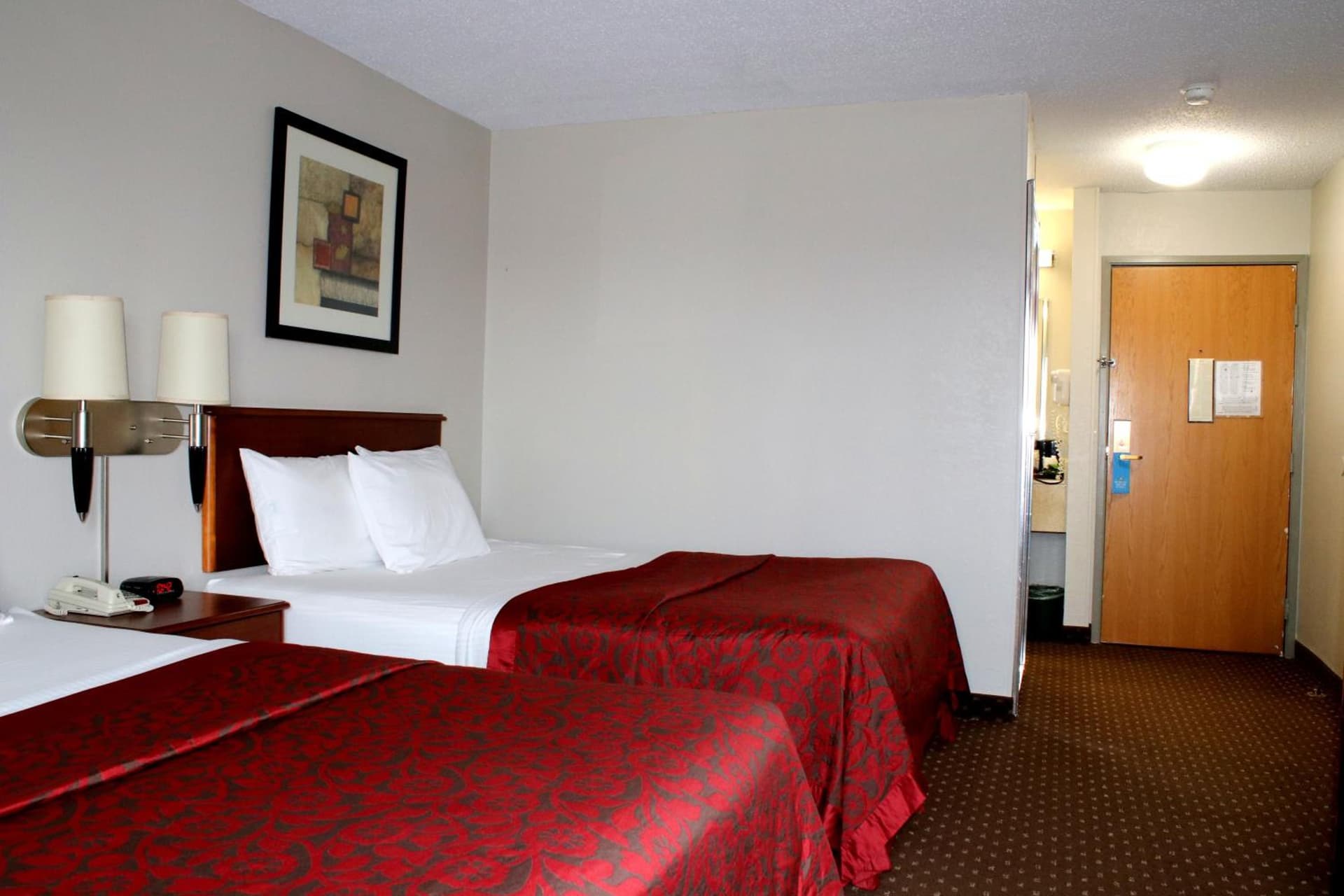 Days Inn & Suites by Wyndham Bloomington/Normal IL gallery photo in Bloomington, IL — image 8
