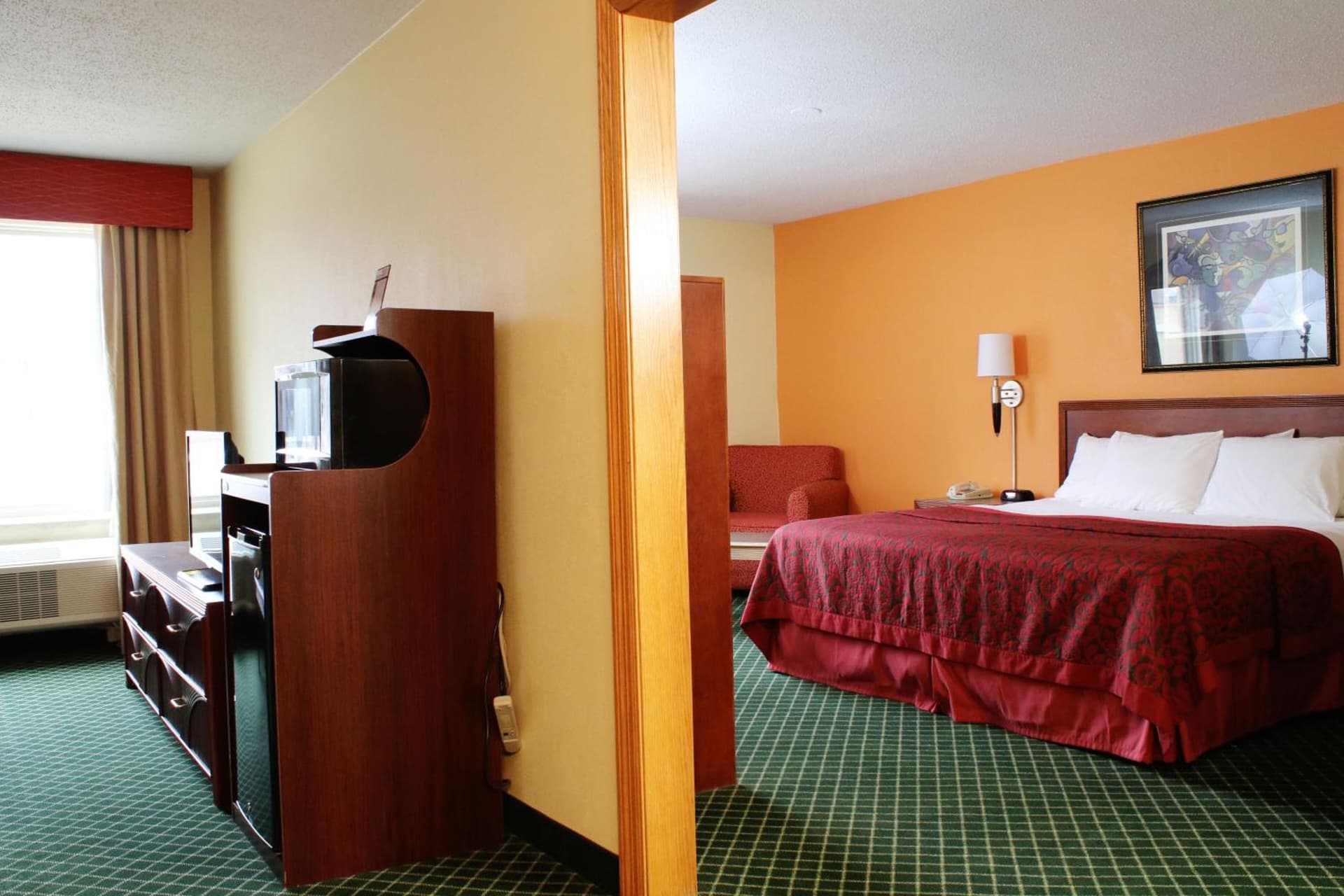 Days Inn & Suites by Wyndham Bloomington/Normal IL gallery photo in Bloomington, IL — image 9