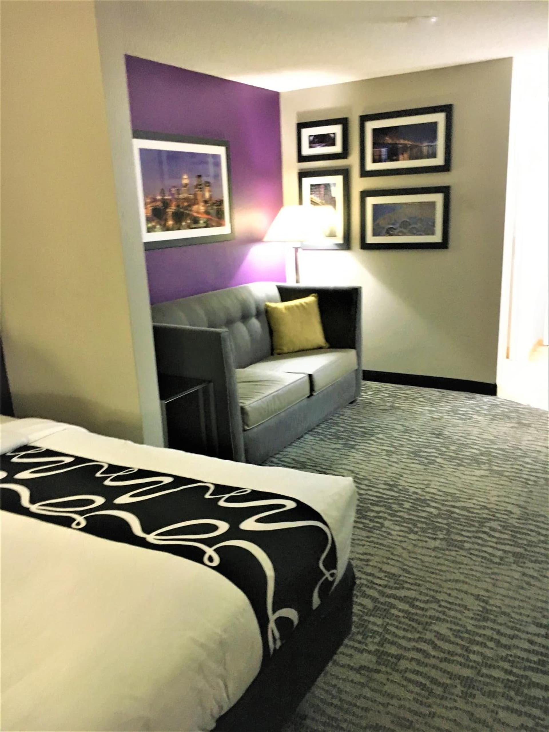 La Quinta Inn & Suites by Wyndham Louisville East gallery photo in Louisville, KY — image 28