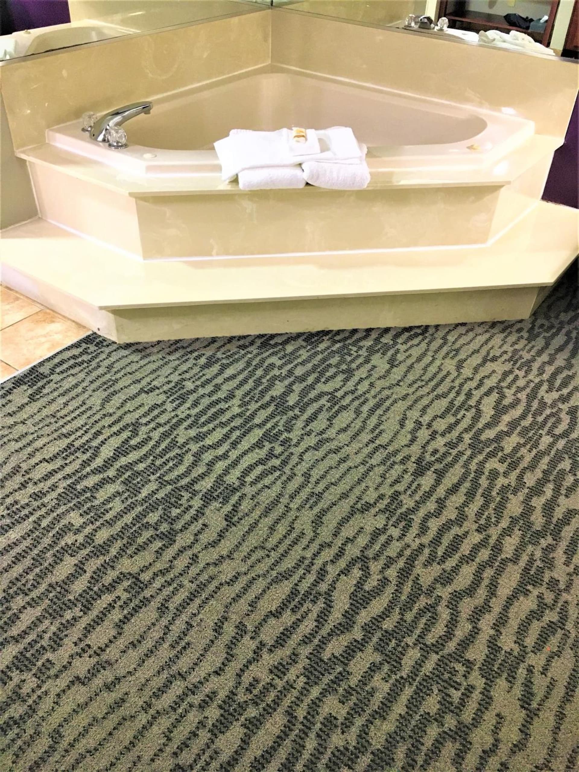 La Quinta Inn & Suites by Wyndham Louisville East gallery photo in Louisville, KY — image 37
