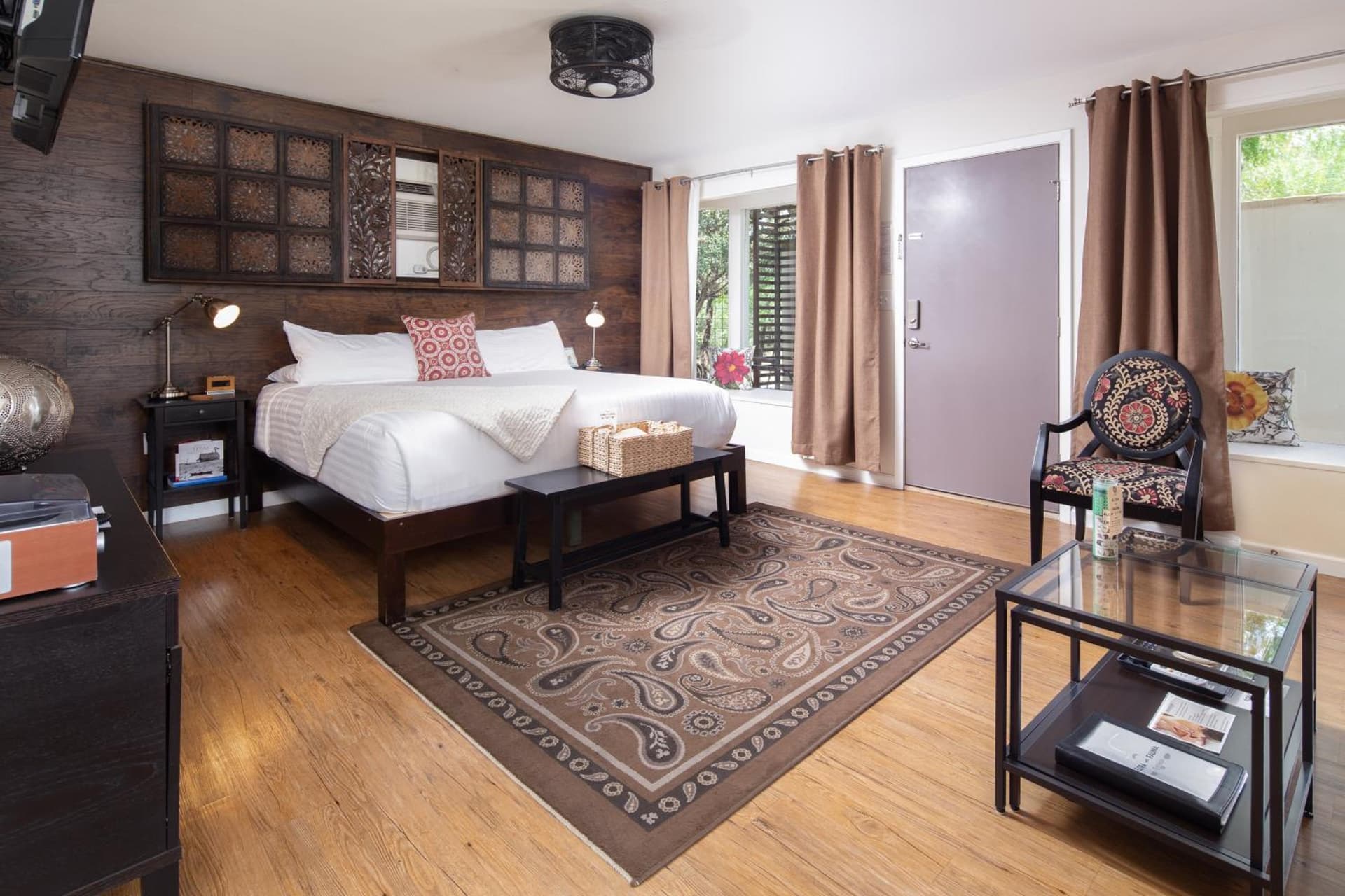 Hotel Flora and Fauna interior in Wimberley, TX — gallery photo 2