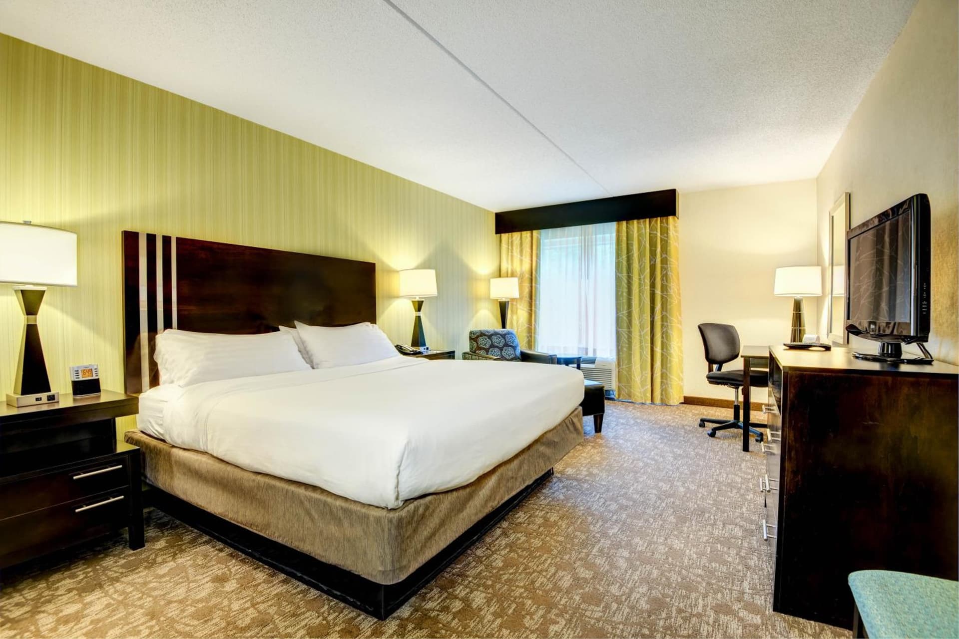 Holiday Inn Express - Neptune by IHG gallery photo in Neptune City, NJ — image 8