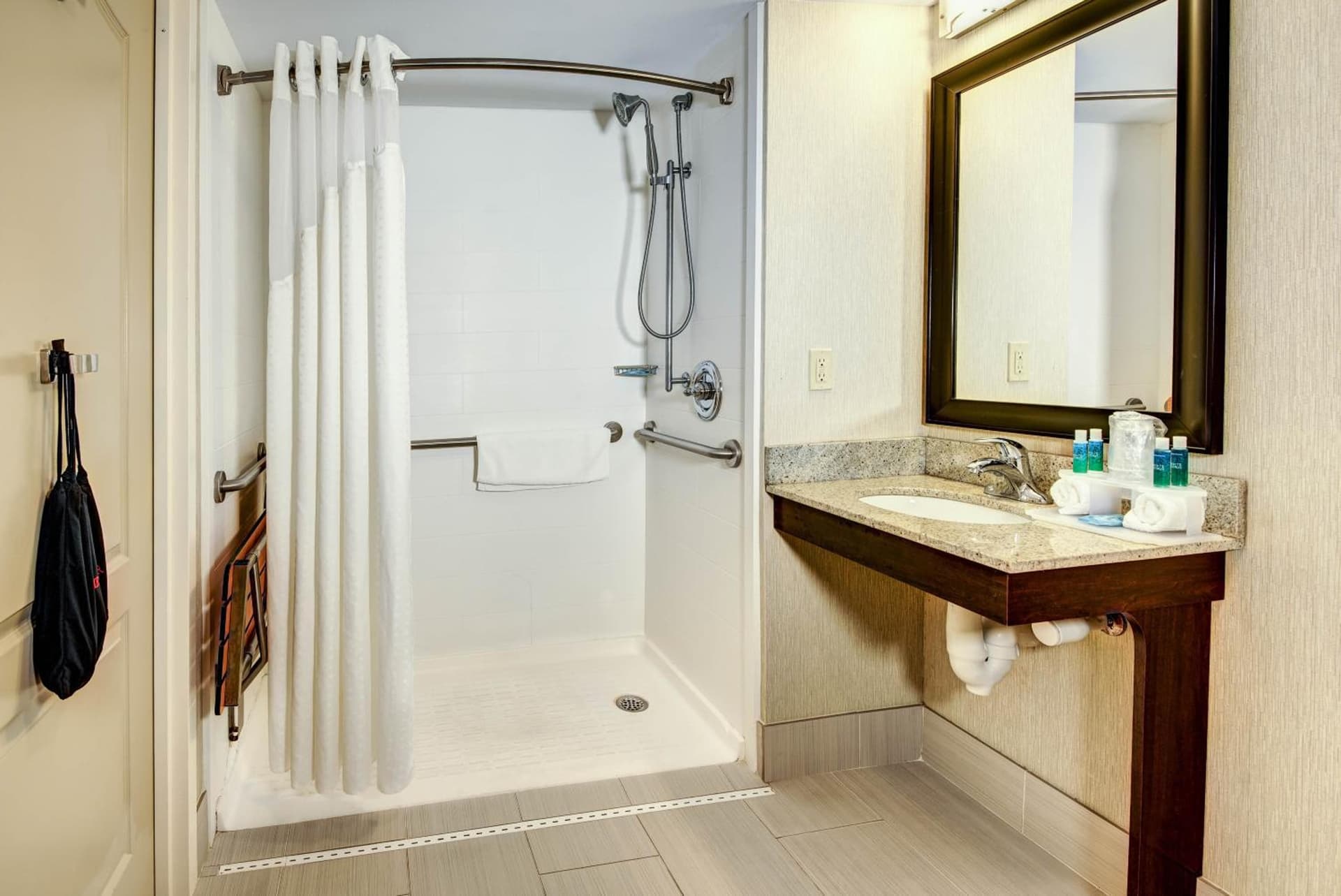 Holiday Inn Express - Neptune by IHG property views in Neptune City, NJ — gallery photo 3