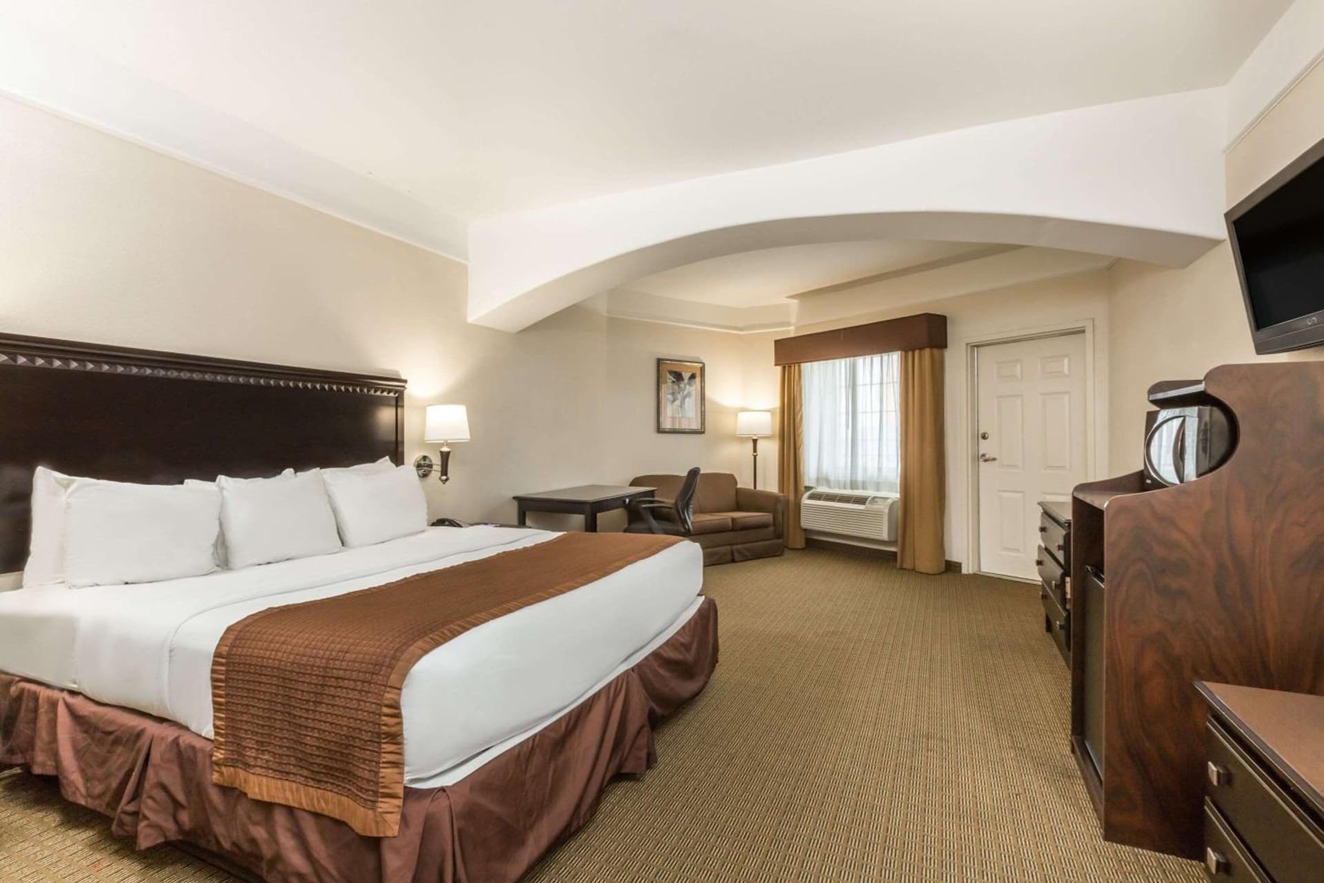 Baymont by Wyndham Galveston gallery photo in Galveston, TX — image 5