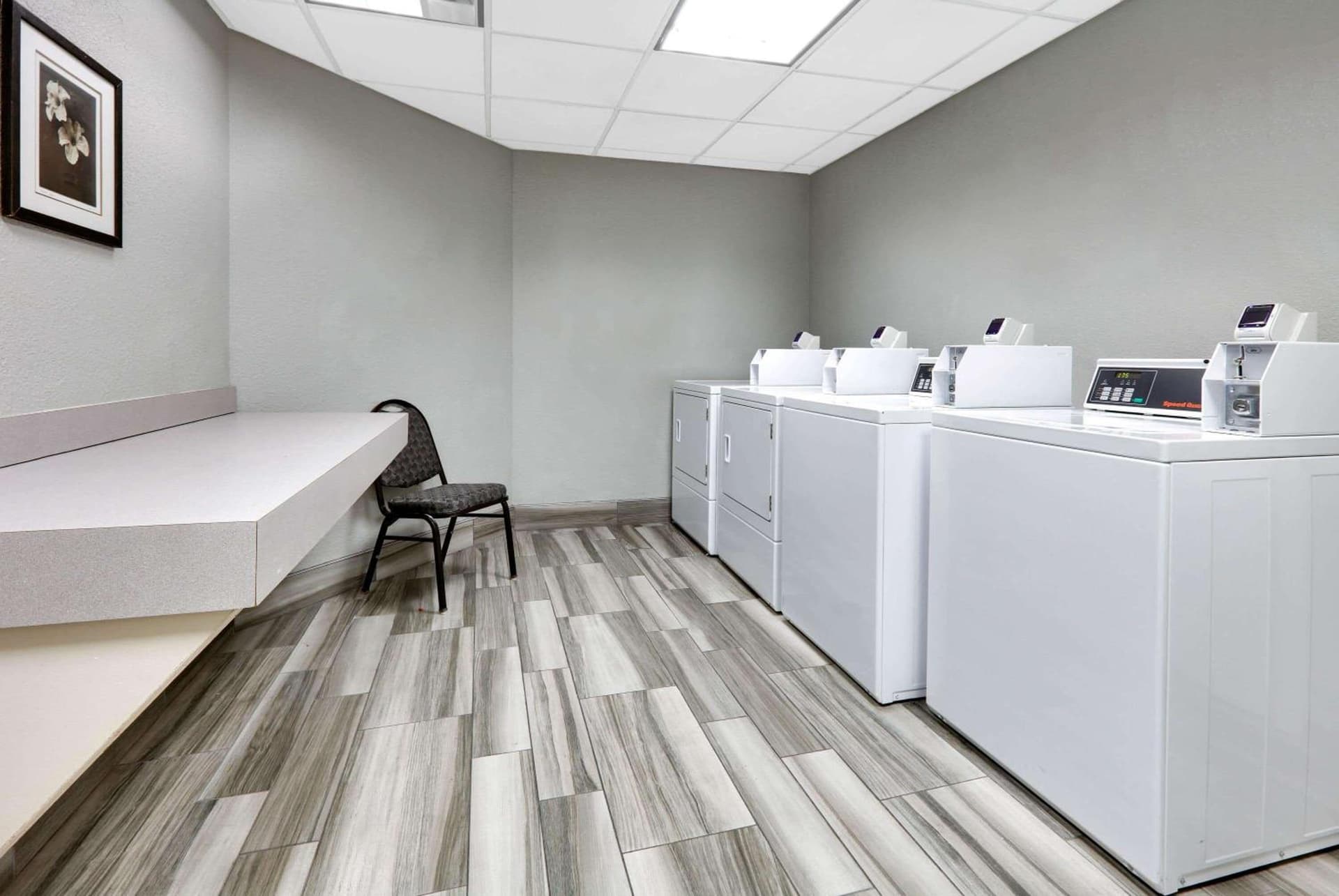 La Quinta by Wyndham Dallas North Central gallery photo in Dallas, TX — image 8