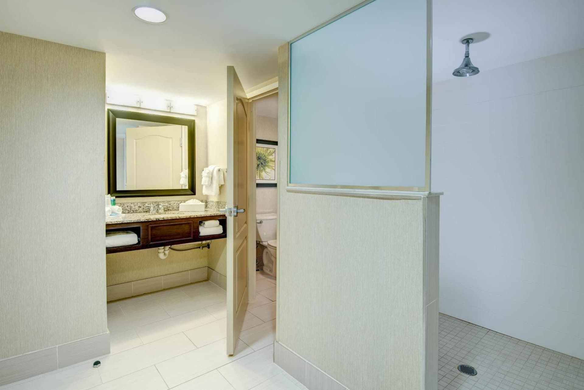 Holiday Inn Express - Neptune by IHG gallery photo in Neptune City, NJ — image 42