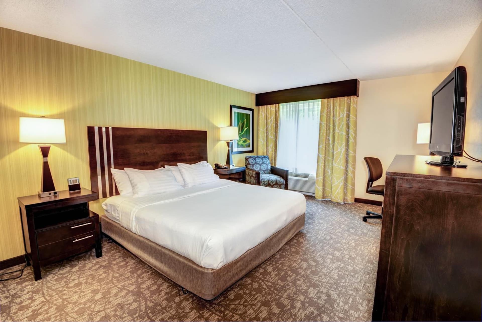 Holiday Inn Express - Neptune by IHG gallery photo in Neptune City, NJ — image 4