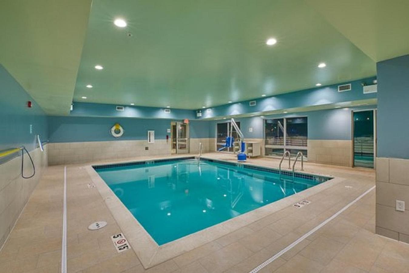 Holiday Inn Express & Suites - Mishawaka - South Bend by IHG interior in Granger, IN — gallery photo 2
