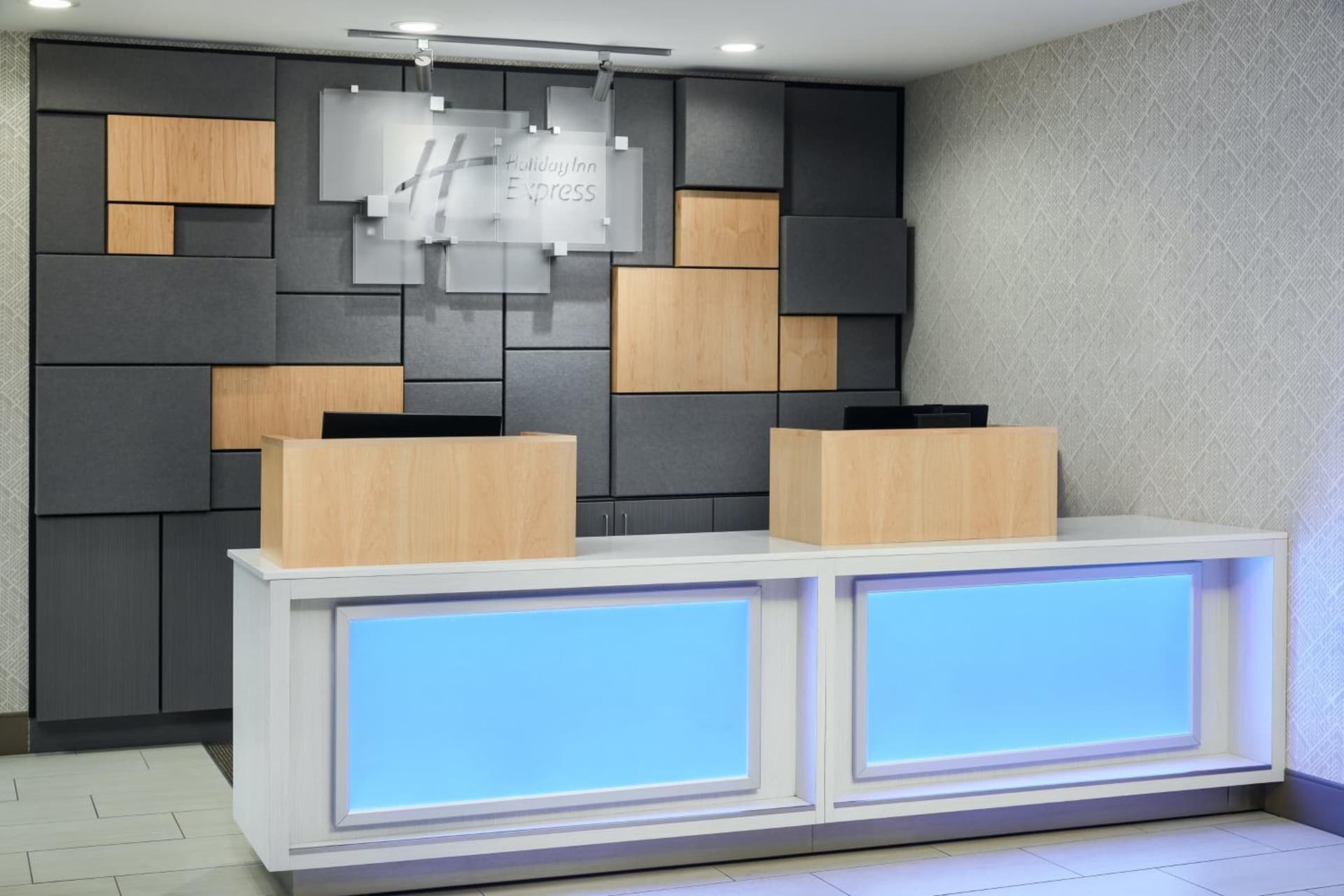 Holiday Inn Express Richmond - Midtown by IHG gallery photo in Richmond, VA — image 43