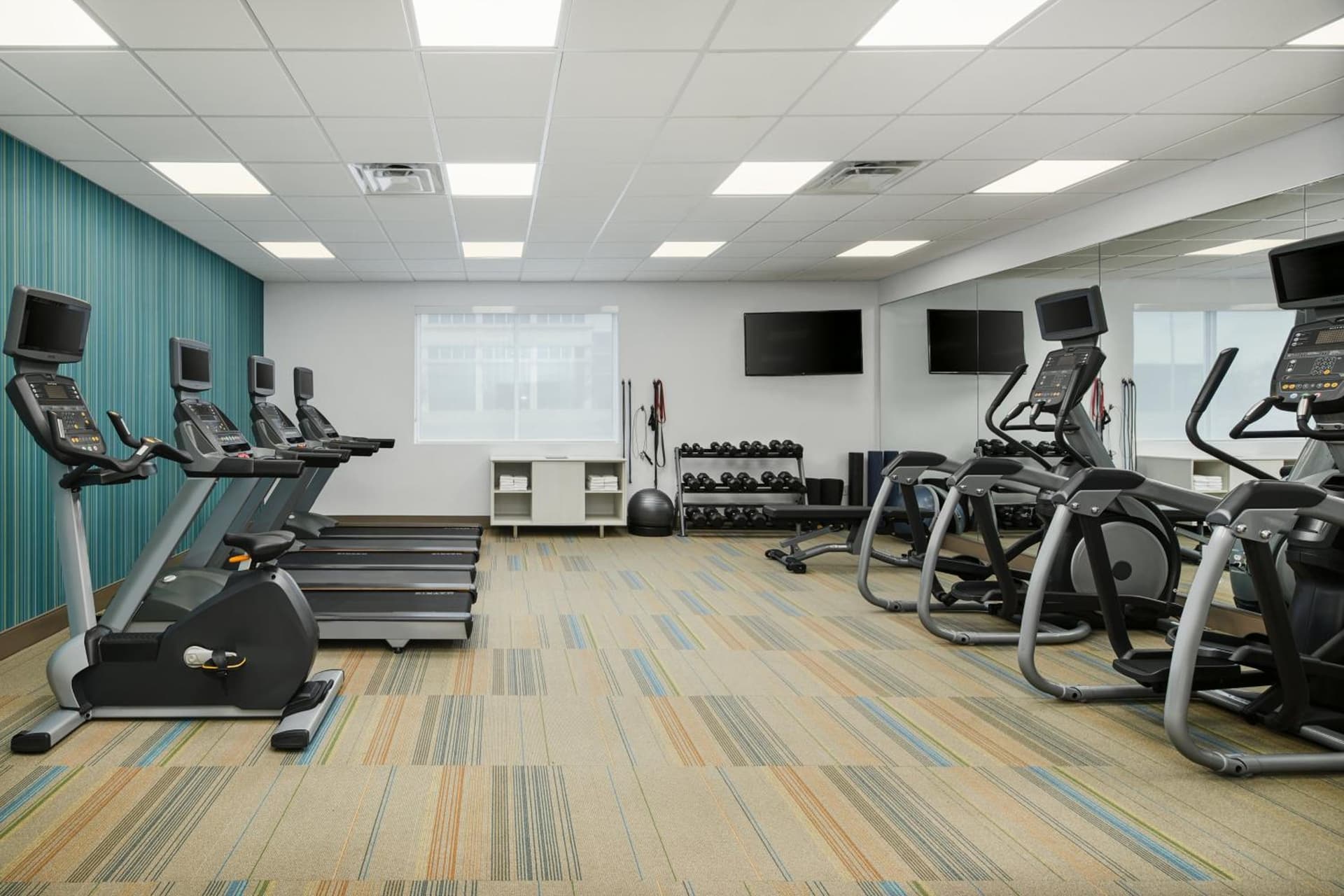 Holiday Inn Express Richmond - Midtown by IHG property views in Richmond, VA — gallery photo 3