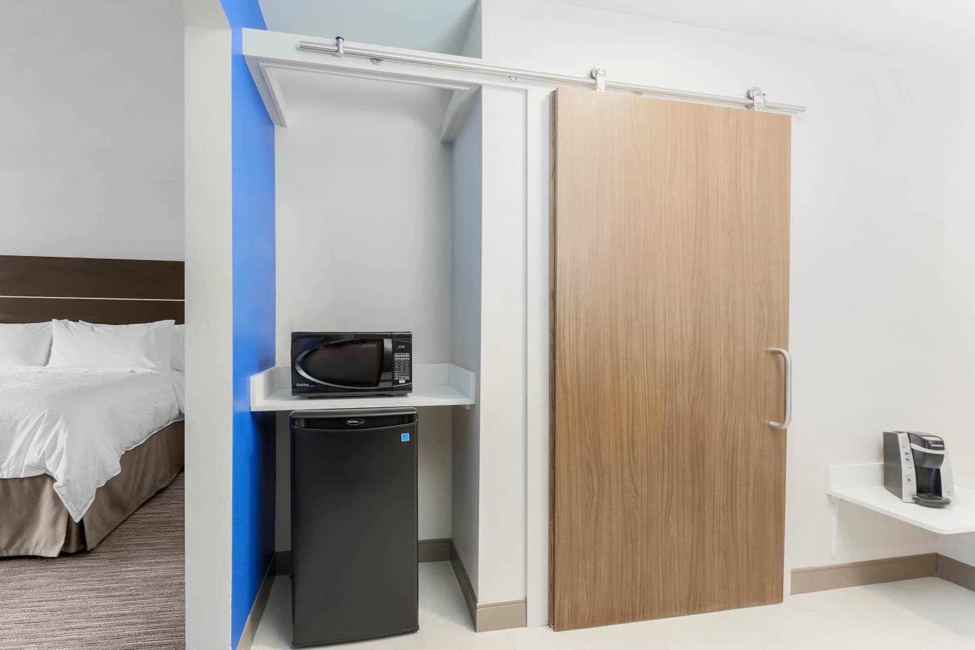 Holiday Inn Express & Suites Chicago O'Hare Airport by IHG gallery photo in Des Plaines, IL — image 27