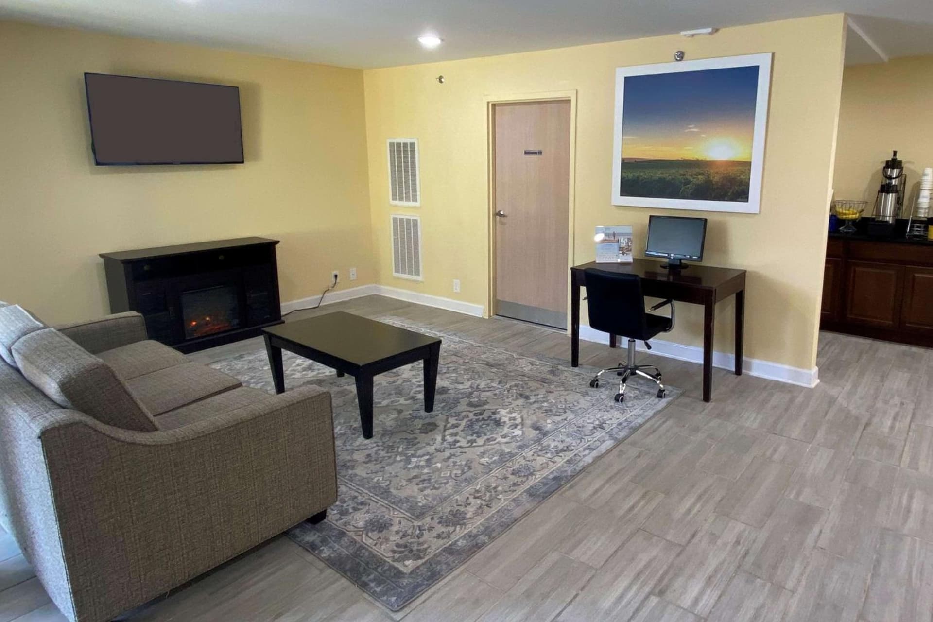 Days Inn by Wyndham Atlanta/Southlake/Morrow property views in Morrow, GA — gallery photo 3