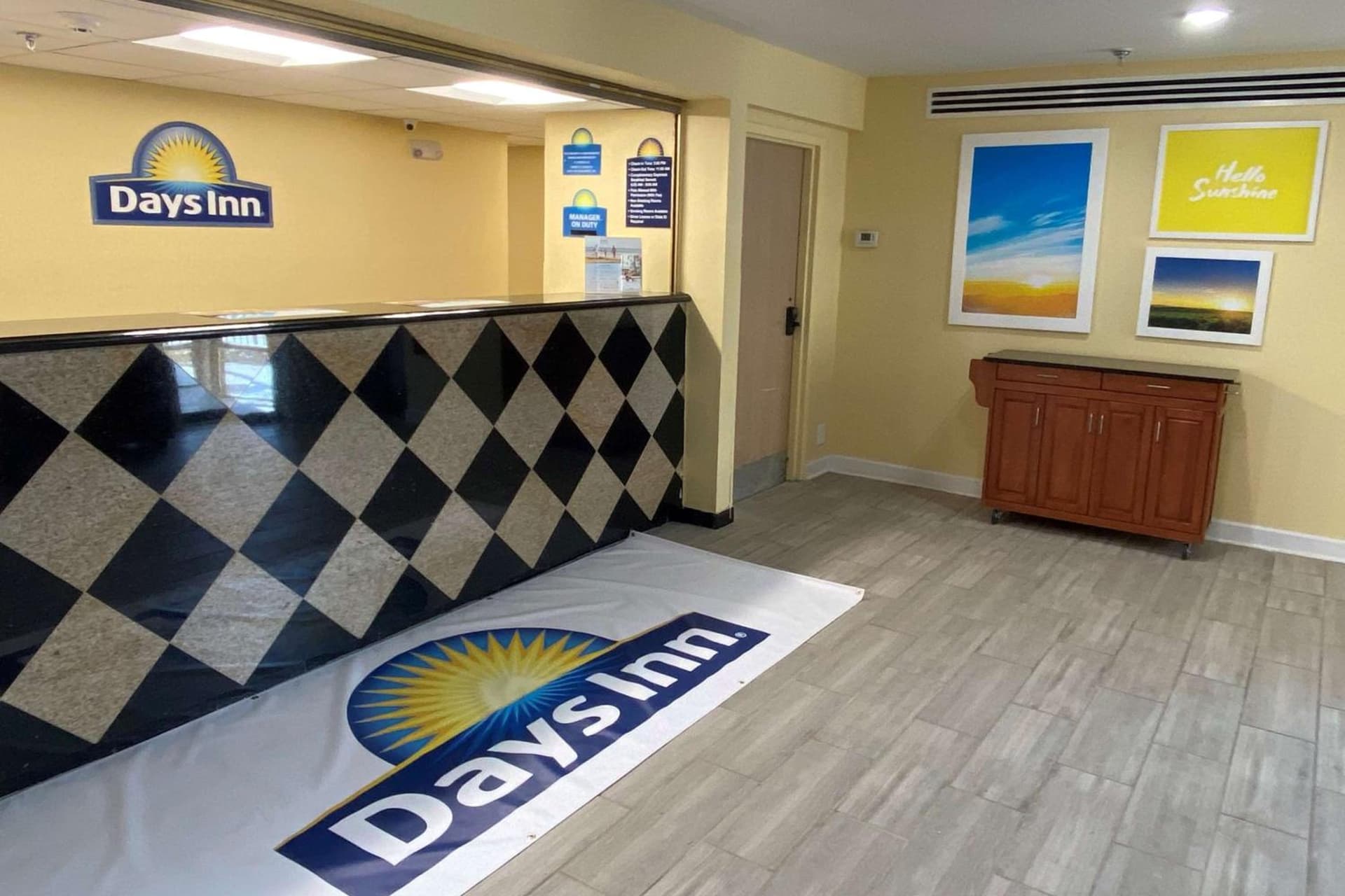 Days Inn by Wyndham Atlanta/Southlake/Morrow interior in Morrow, GA — gallery photo 2