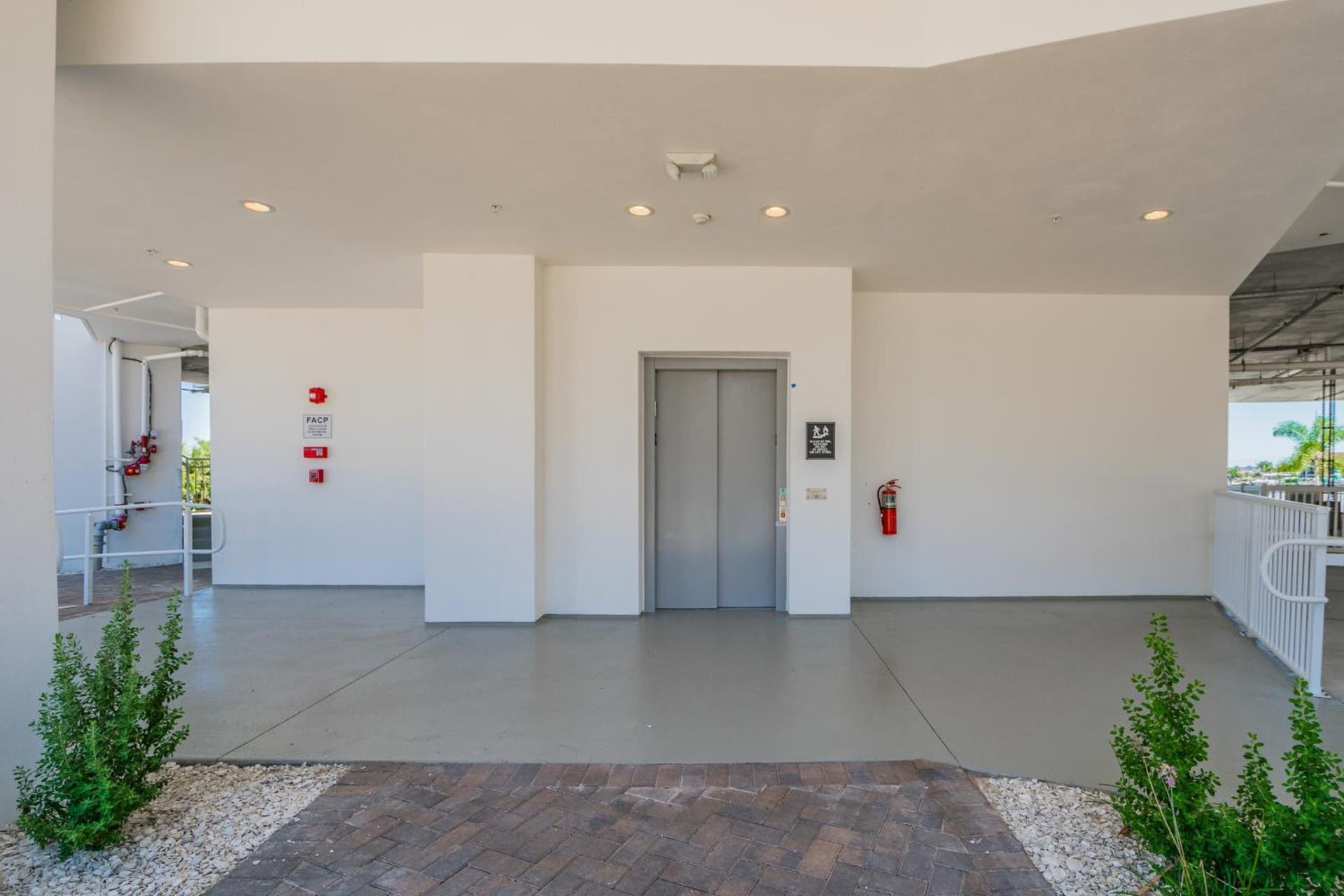 Provident Oceana Beachfront Suites gallery photo in St Pete Beach, FL — image 24