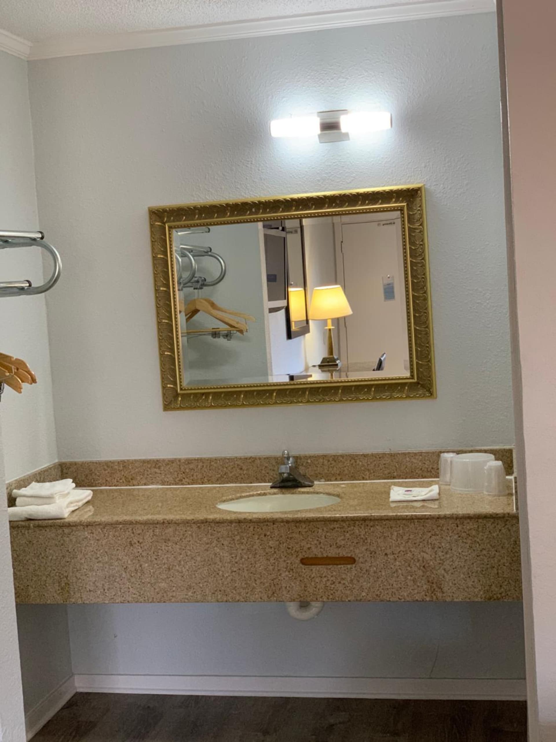 Motel 6 Newport News, VA – Fort Eustis gallery photo in Newport News, VA — image 18