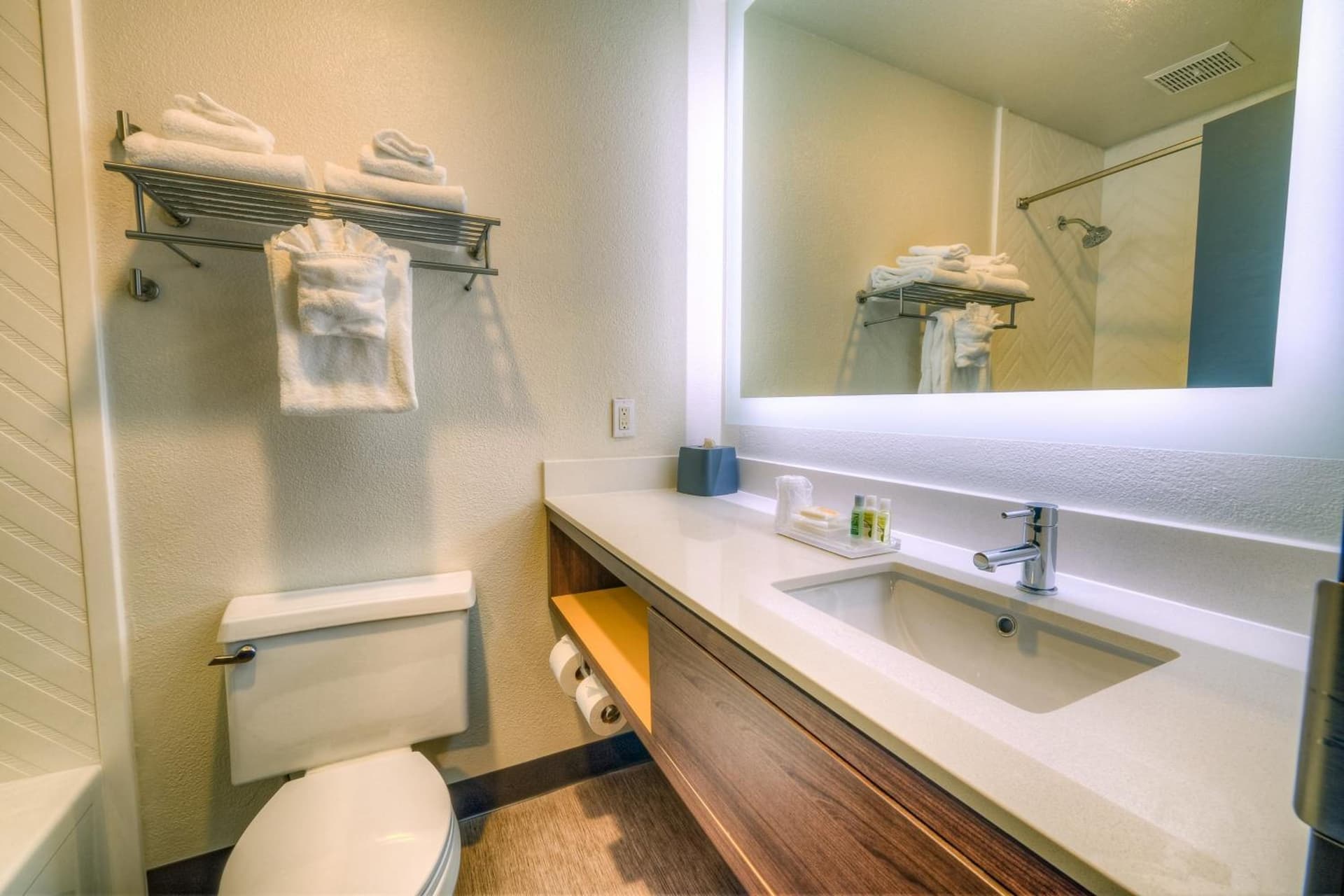 Holiday Inn Tacoma Mall by IHG gallery photo in Tacoma, WA — image 6