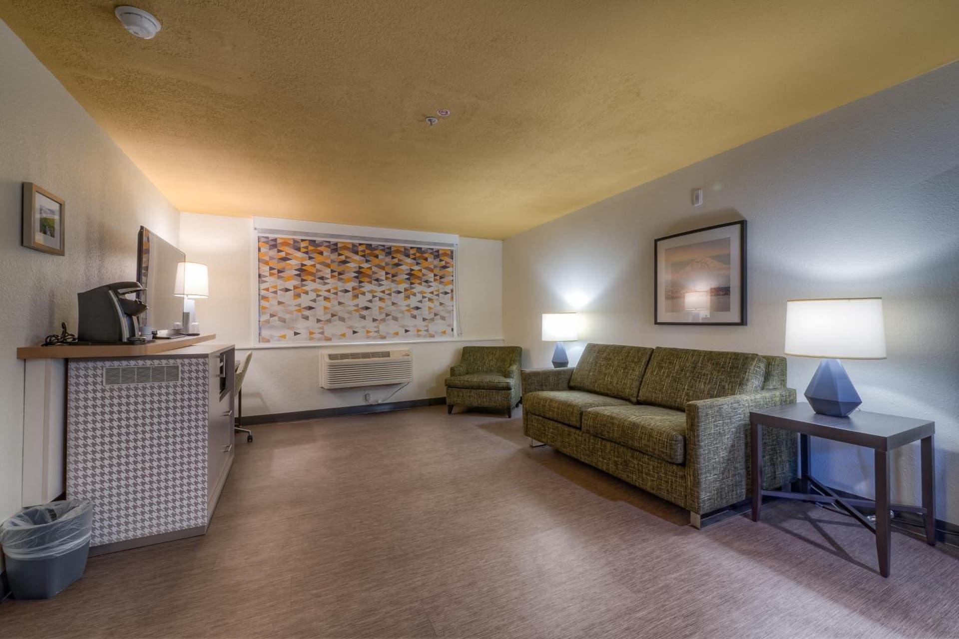 Holiday Inn Tacoma Mall by IHG property views in Tacoma, WA — gallery photo 3