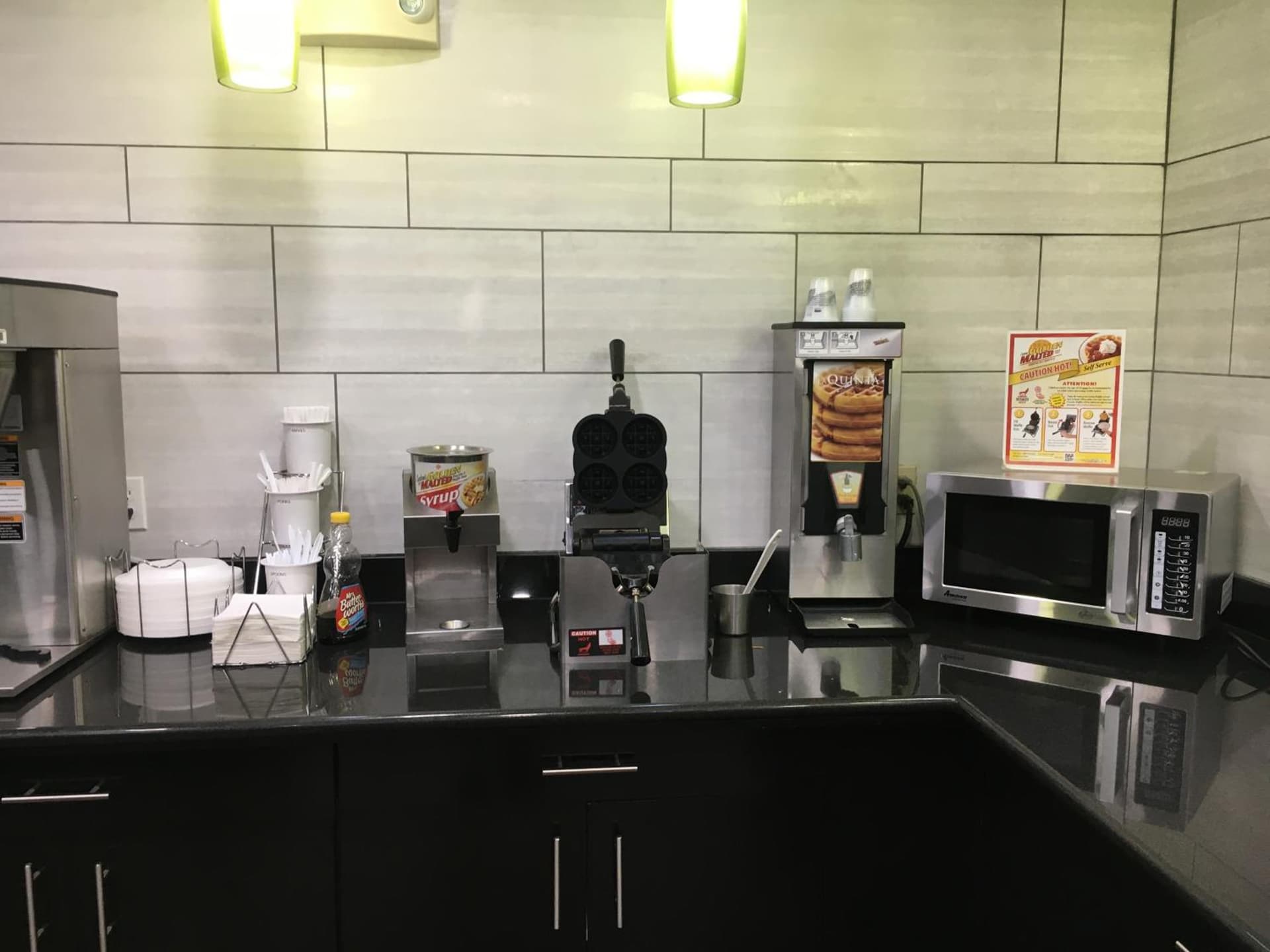 La Quinta Inn & Suites by Wyndham Louisville East gallery photo in Louisville, KY — image 31