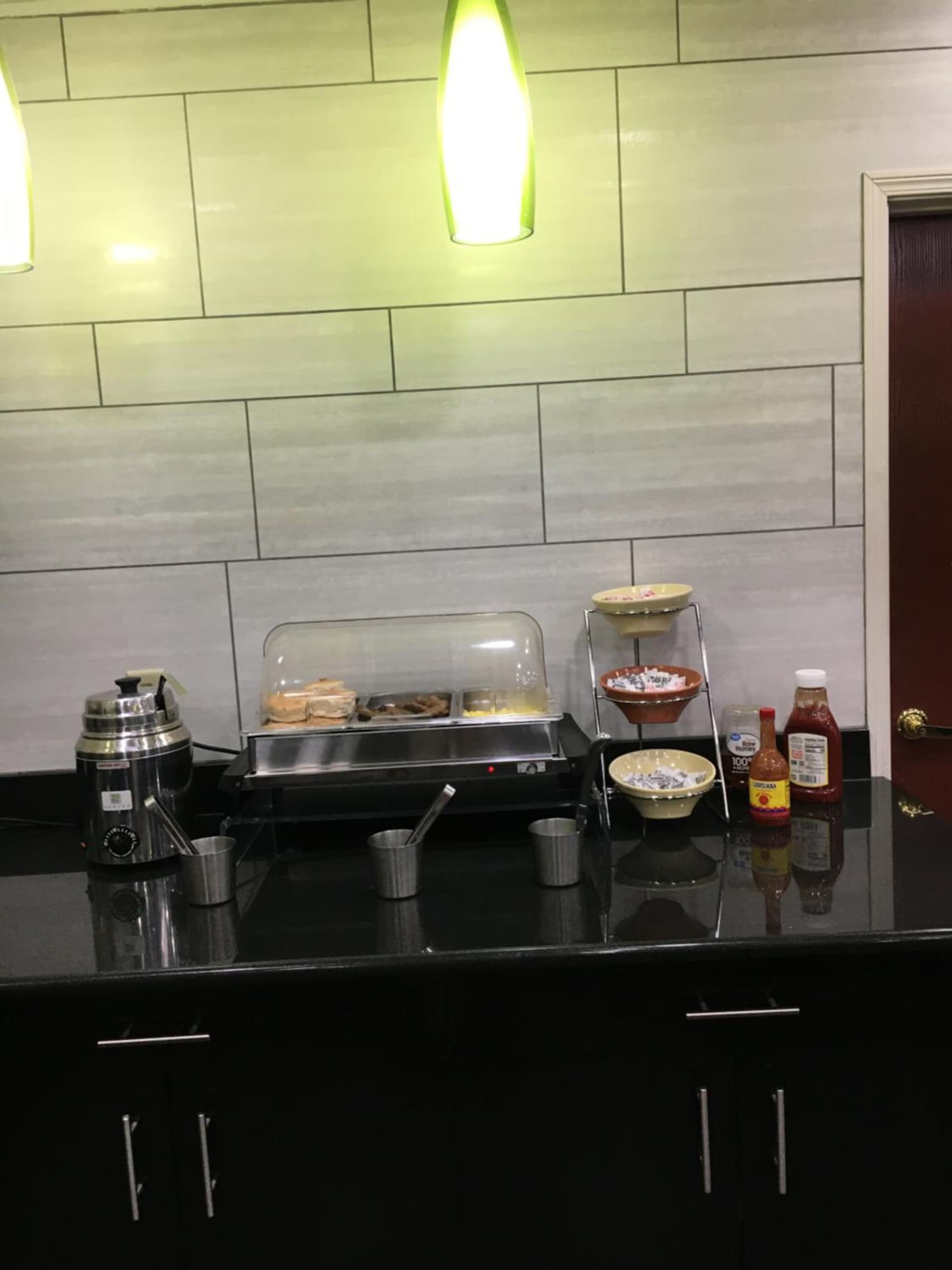 La Quinta Inn & Suites by Wyndham Louisville East gallery photo in Louisville, KY — image 46