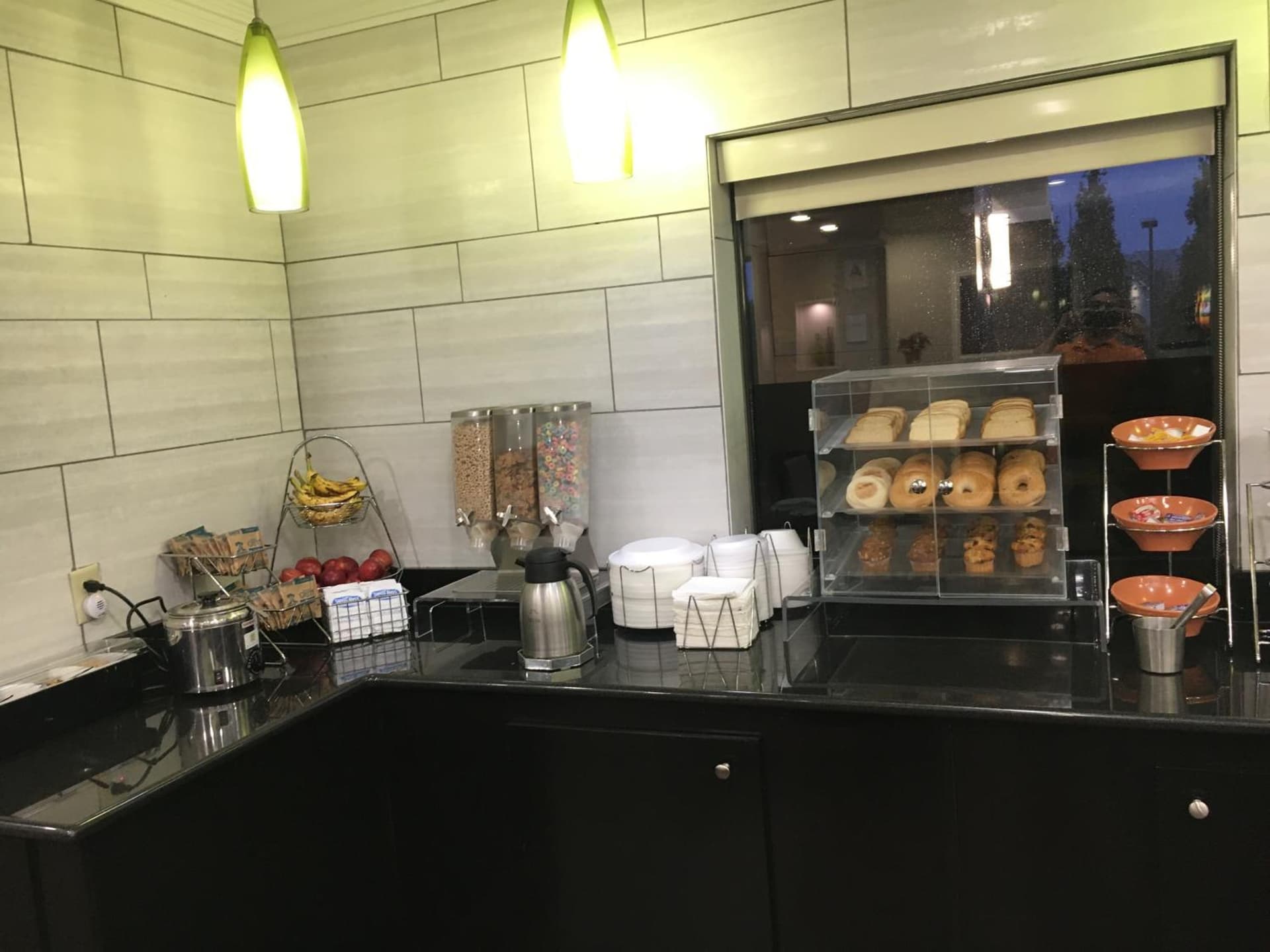 La Quinta Inn & Suites by Wyndham Louisville East gallery photo in Louisville, KY — image 43