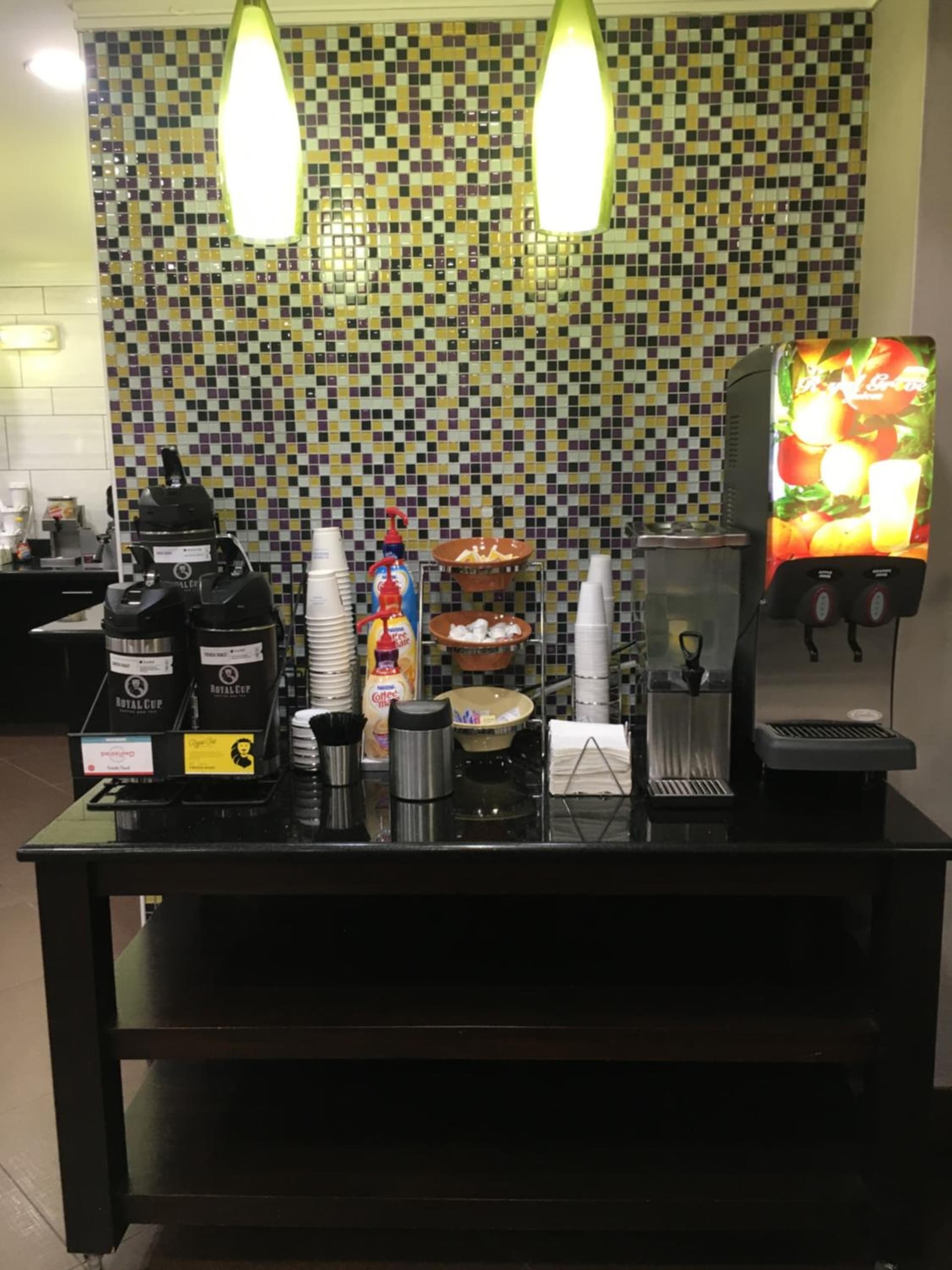La Quinta Inn & Suites by Wyndham Louisville East gallery photo in Louisville, KY — image 29