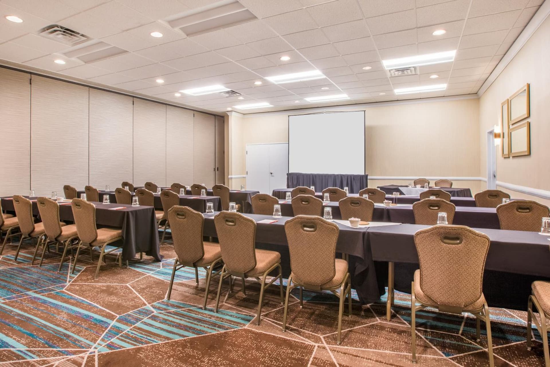 AC Hotel by Marriott Portland Lake Oswego gallery photo in Lake Oswego, OR — image 48