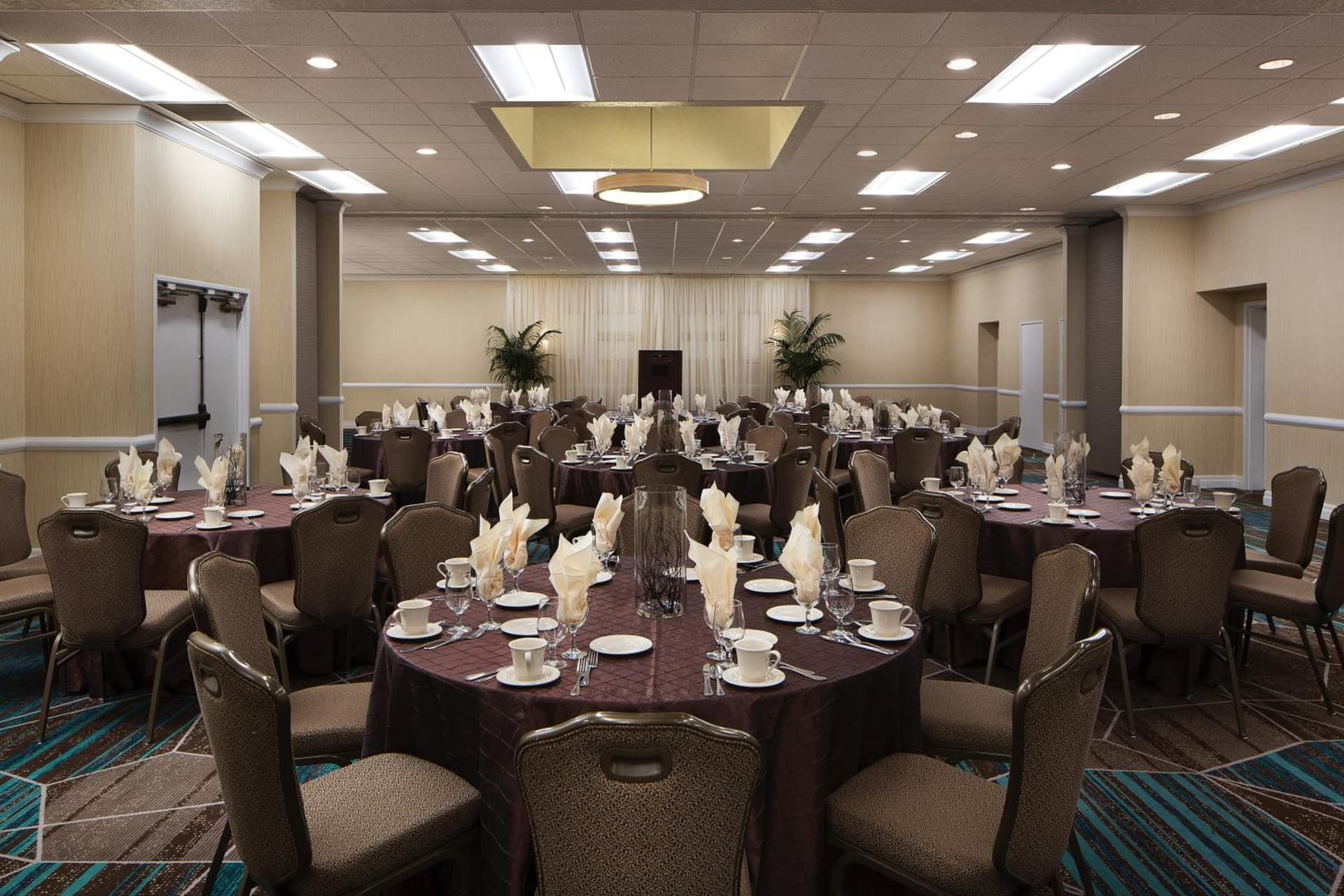 AC Hotel by Marriott Portland Lake Oswego gallery photo in Lake Oswego, OR — image 34