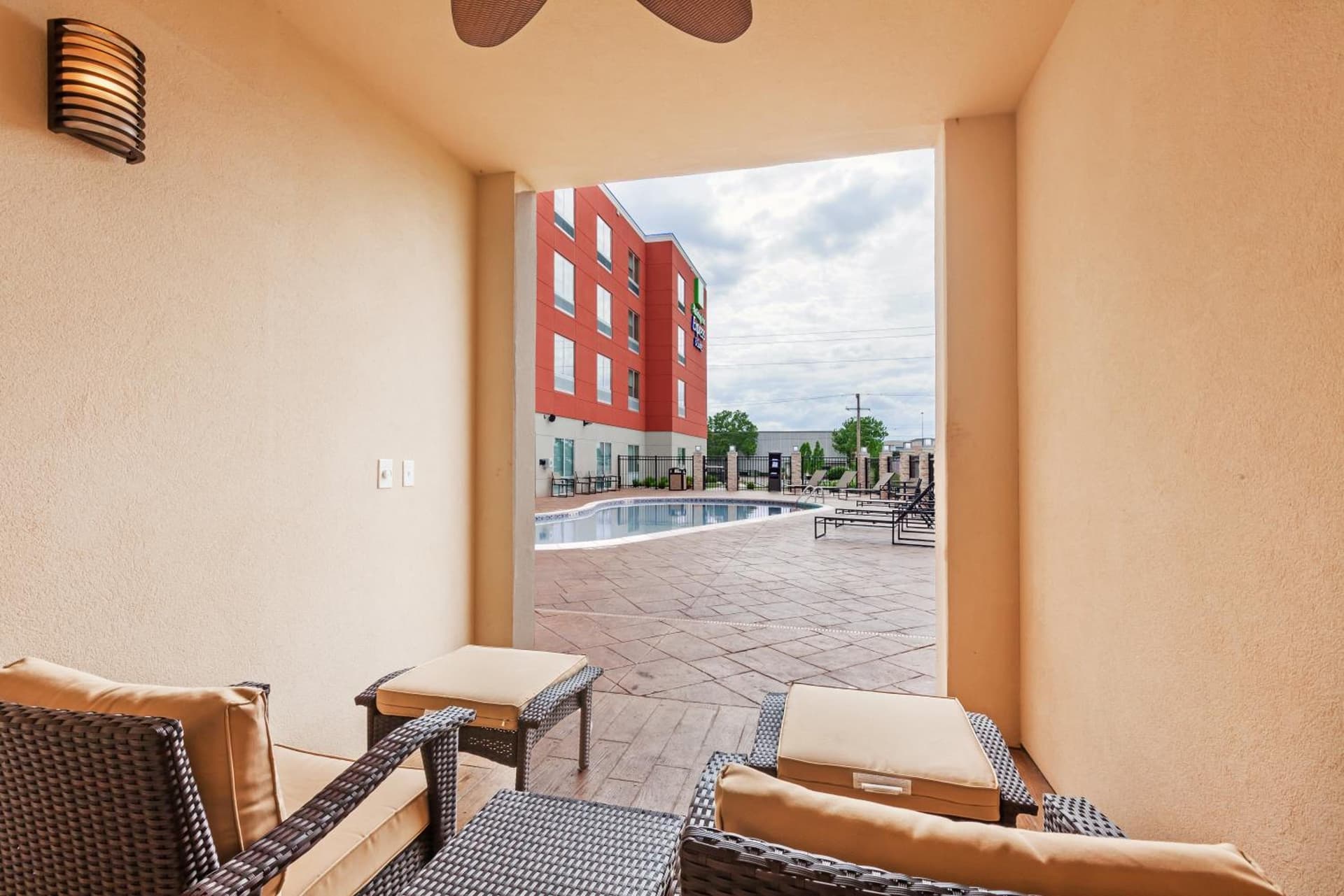 Holiday Inn Express & Suites Tulsa South - Woodland Hills by IHG gallery photo in Tulsa, OK — image 20