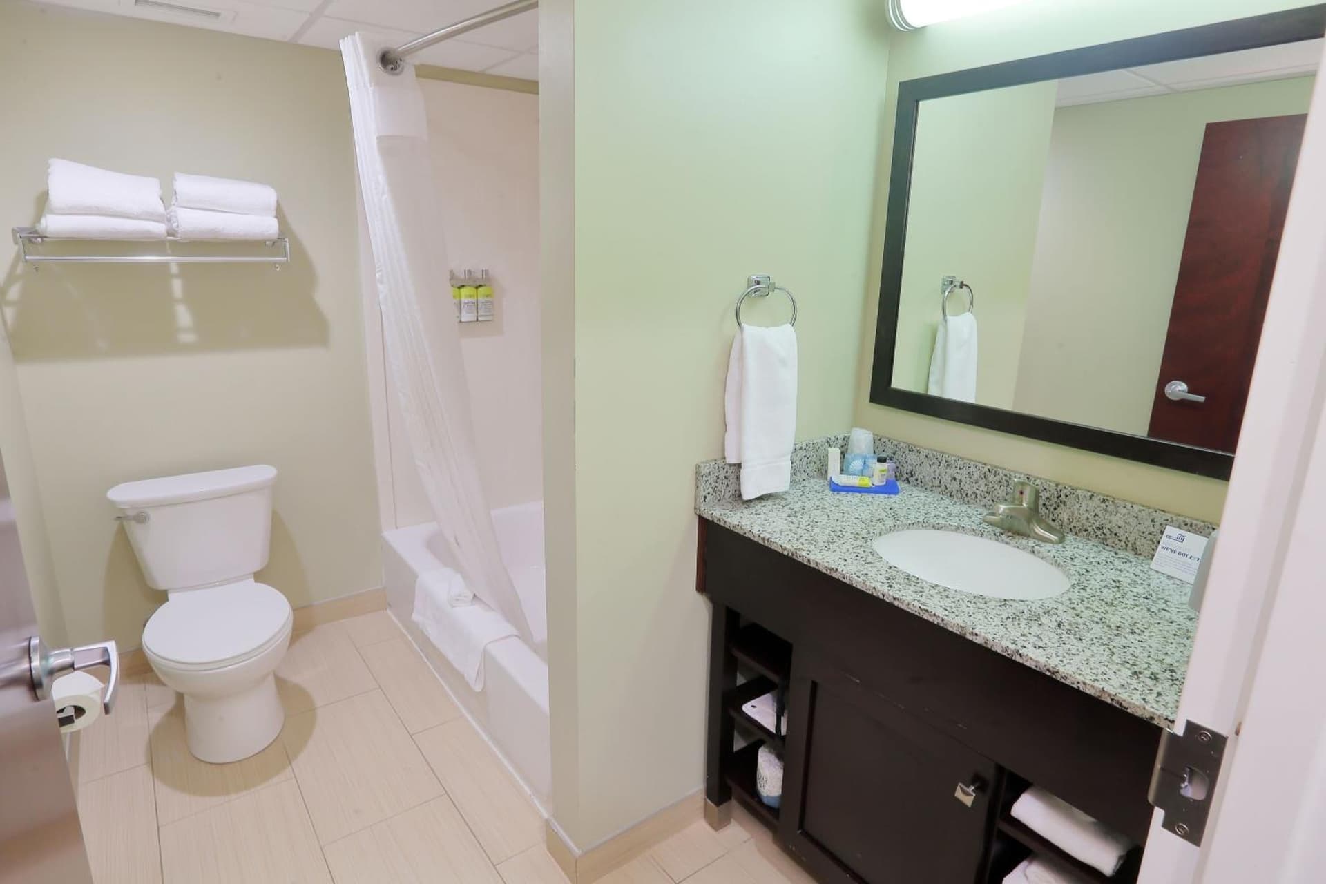 Holiday Inn Express Pittsburgh West - Greentree by IHG gallery photo in Pittsburgh, PA — image 27