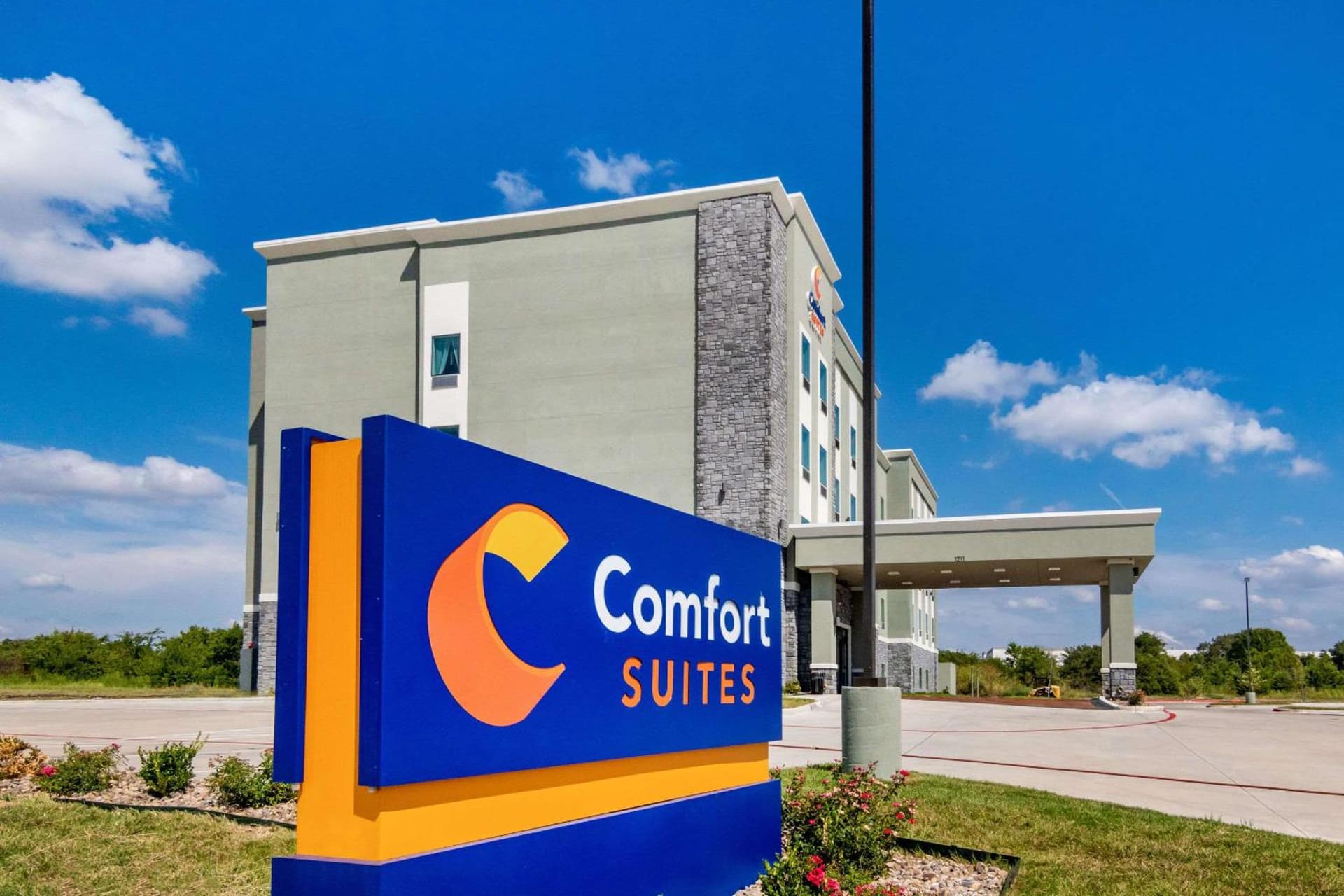 Comfort Suites DeSoto Dallas South property views in DeSoto, TX — gallery photo 3